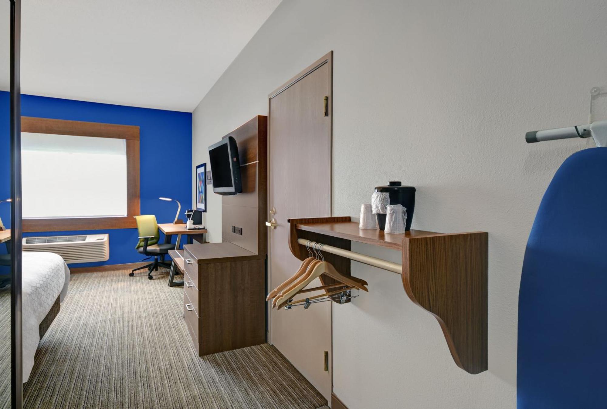 Queen Room - Disability Access