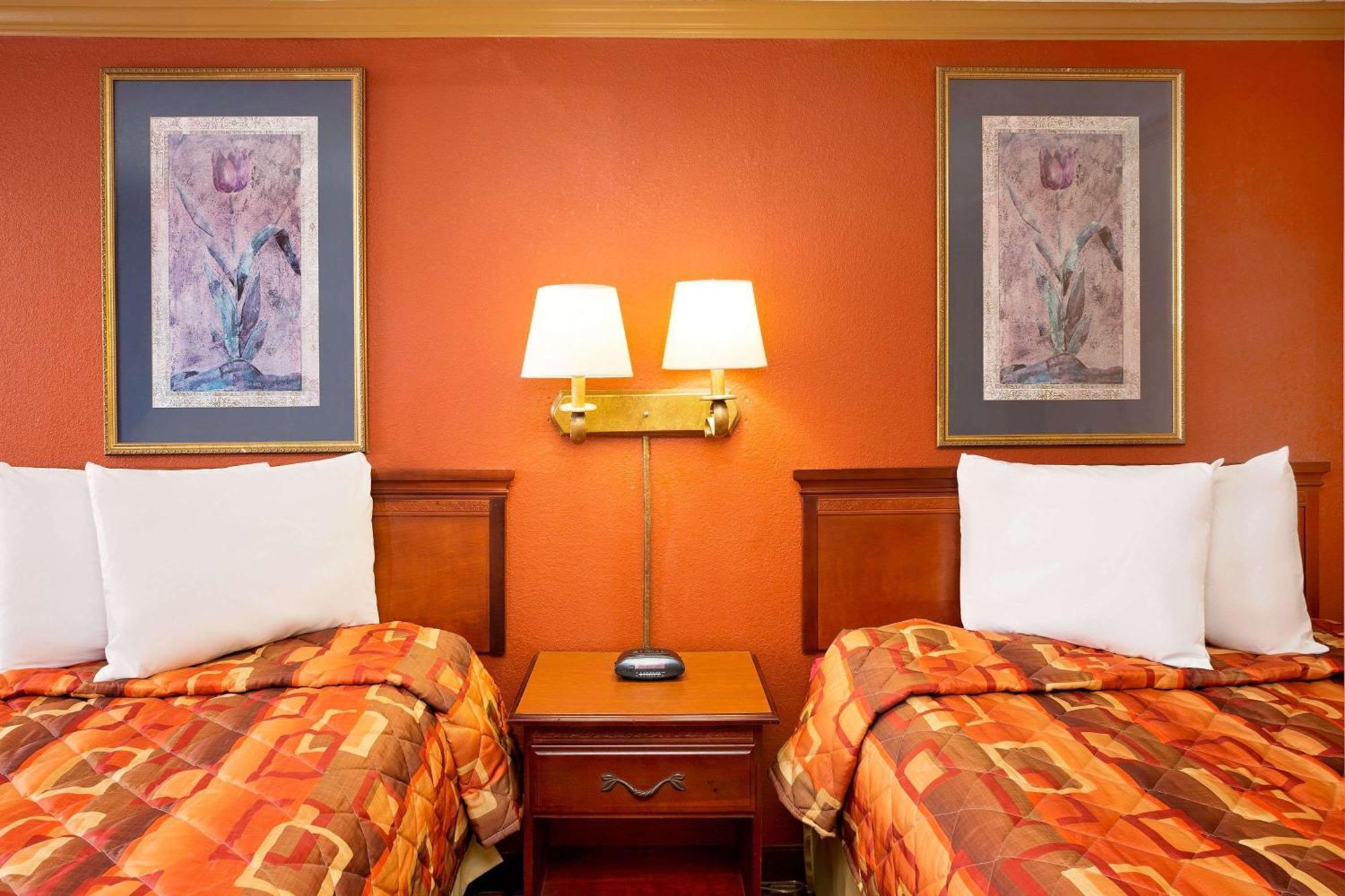 Double Room with Two Double Beds - Smoking