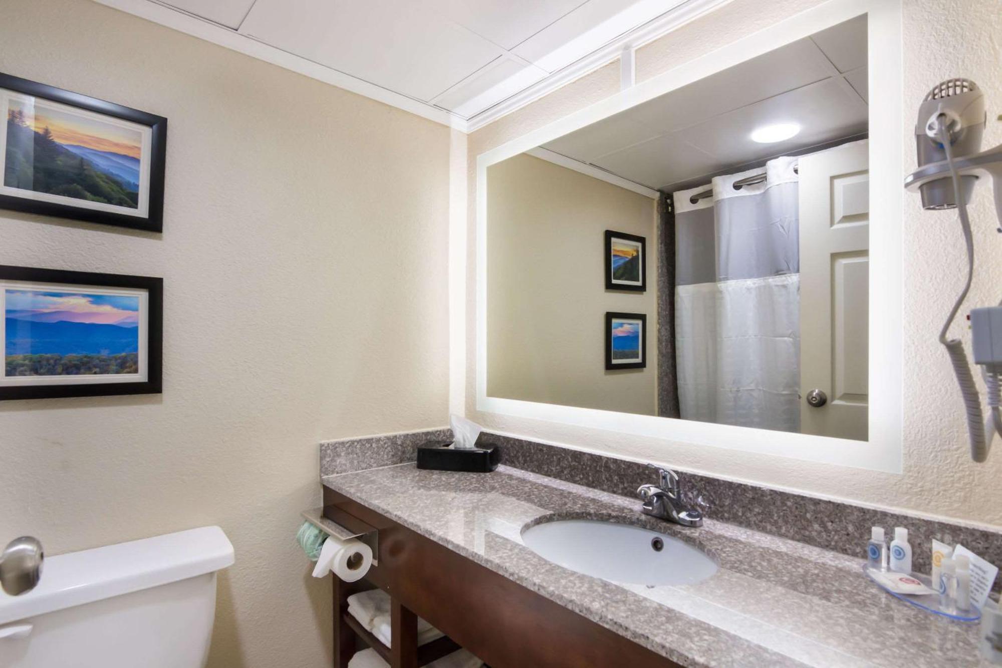King Room with Whirlpool - Non-Smoking