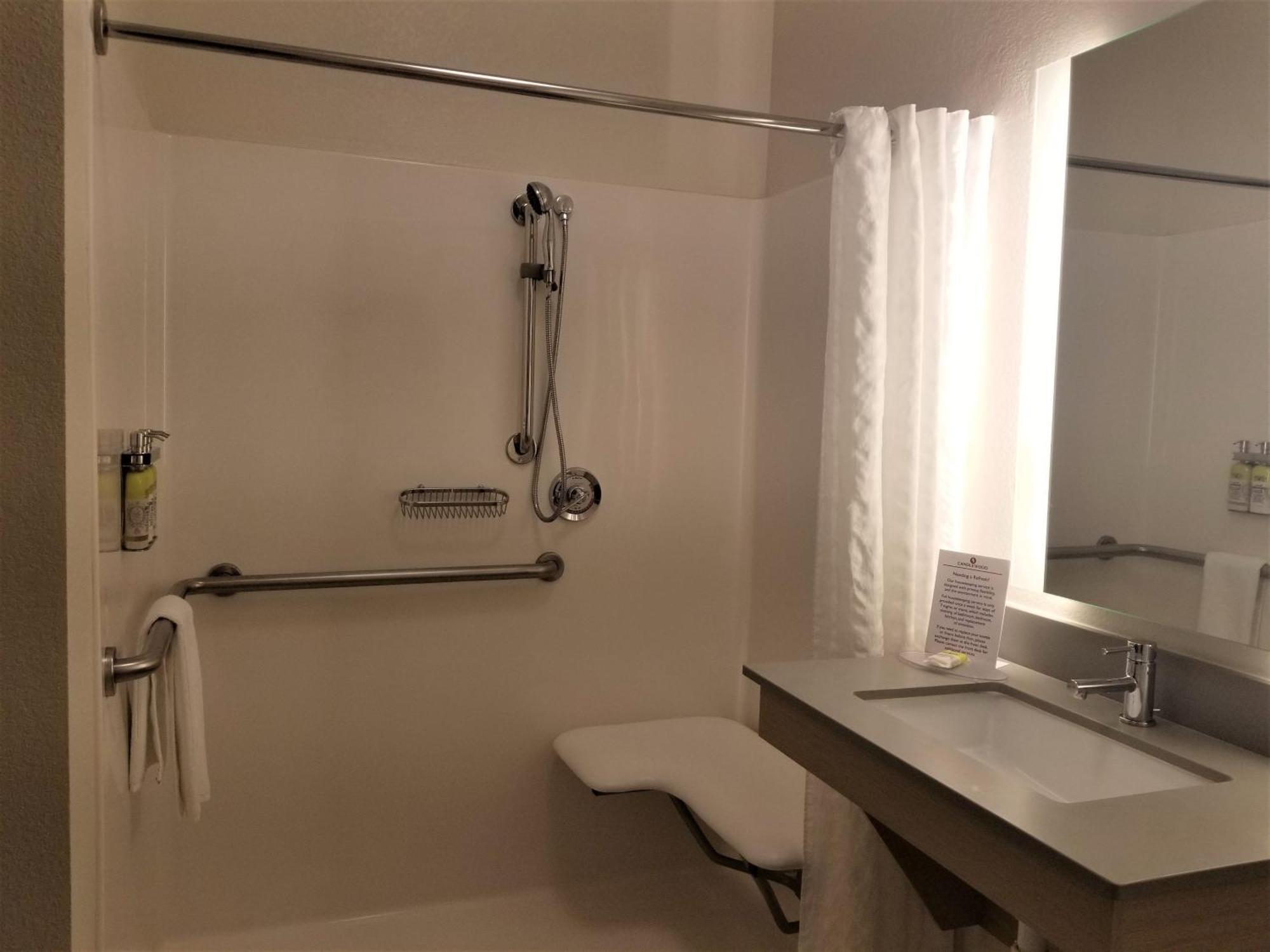 Double Room Two Double Beds Disability Access,1439893612:JPEG