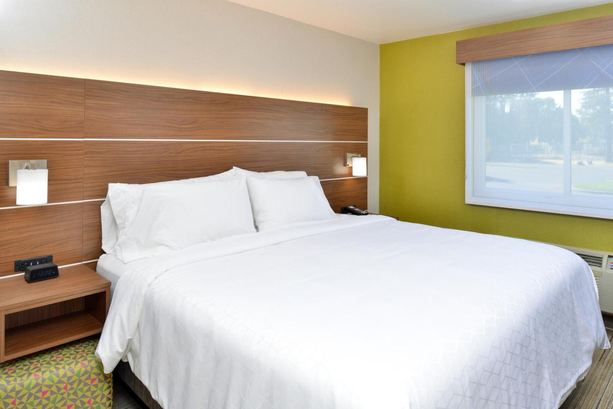 Deluxe King Room - Hearing Accessible