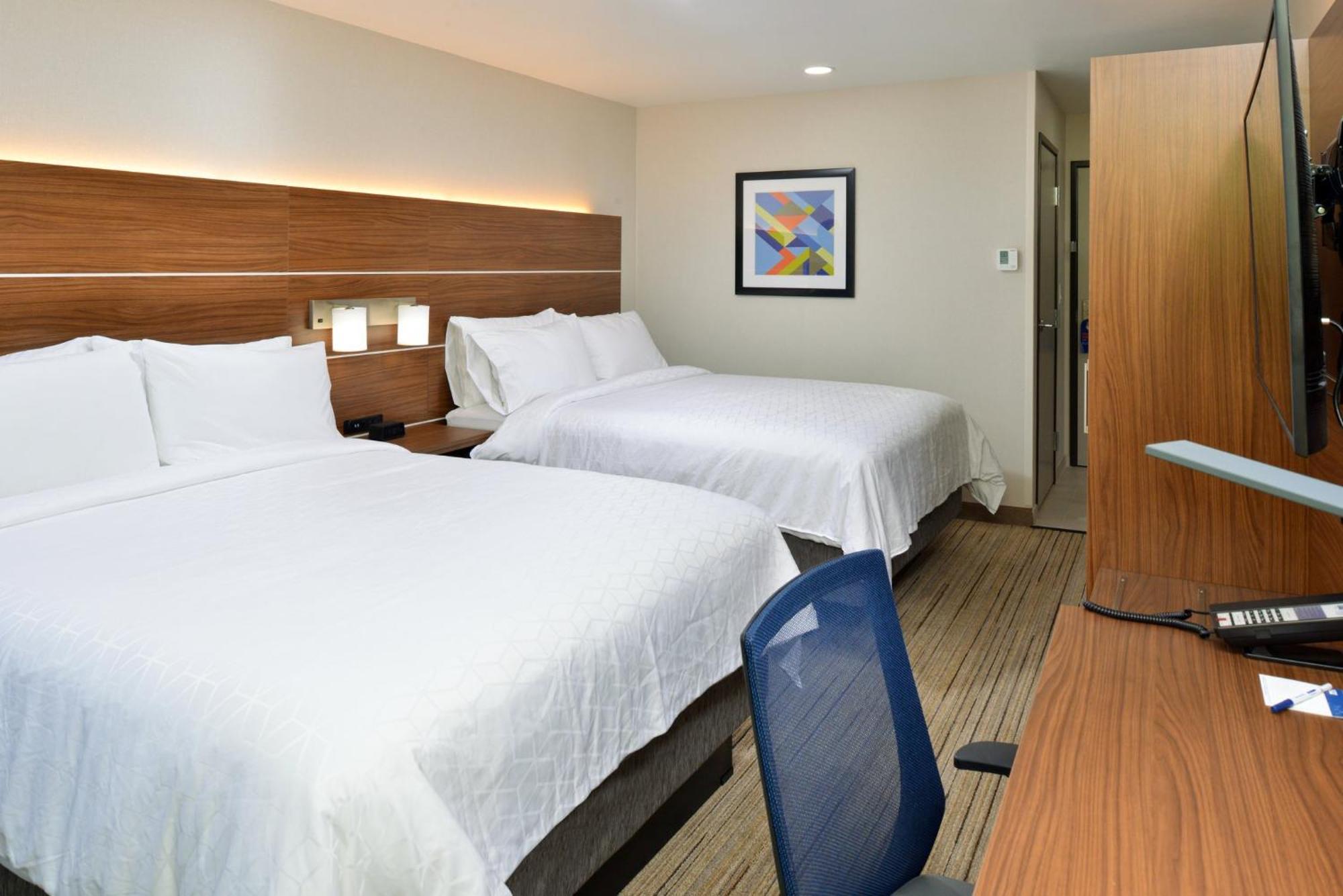 Queen Room with Two Queen Beds - Hearing Accessible/Non-Smoking