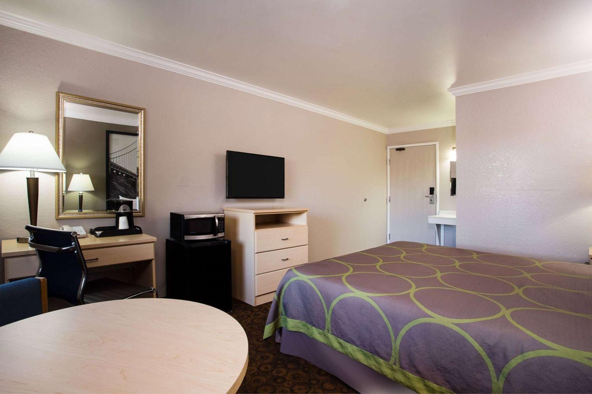 King Room Non-Smoking