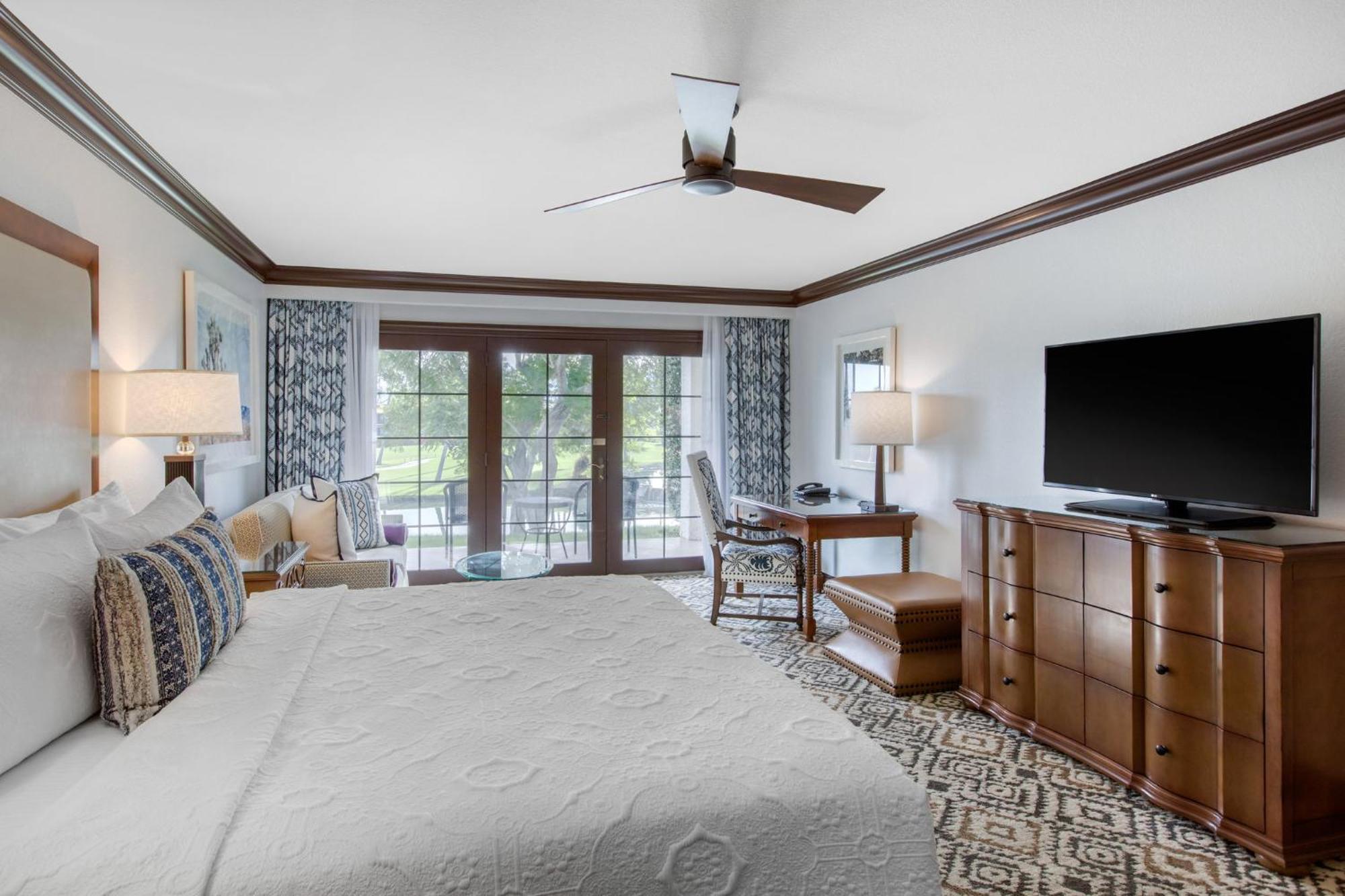 Traditional Room 1 King Bed