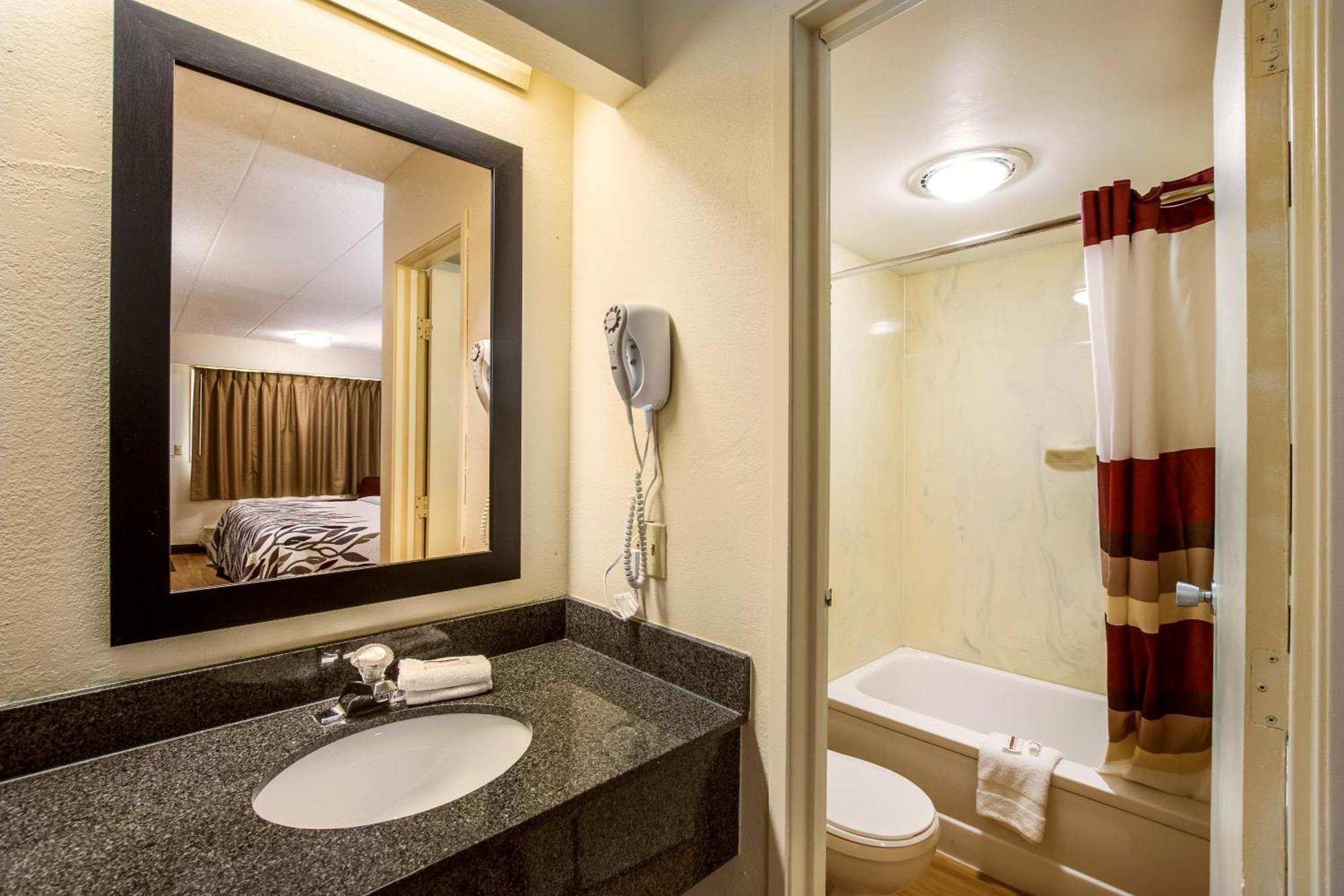Deluxe Room with Two Double Beds Non-Smoking