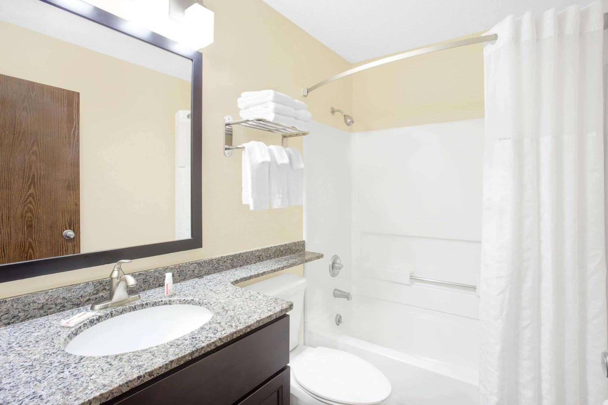 Queen Room with Two Queen Beds - Pet Friendly/Non-Smoking