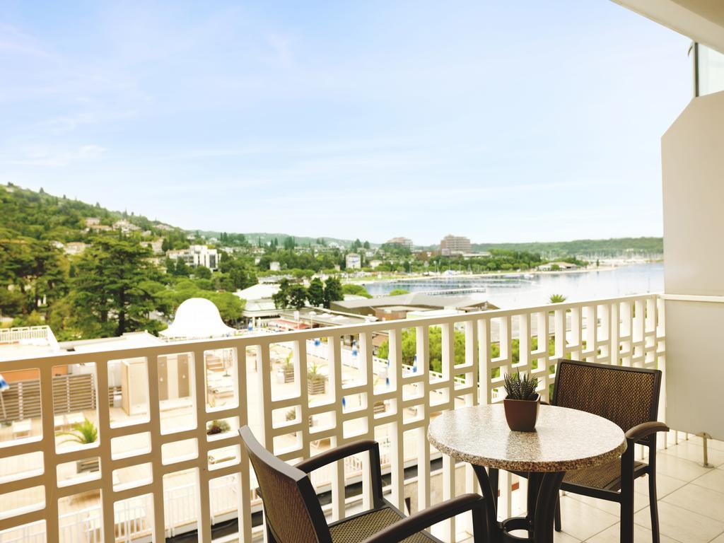 Offerta Speciale Pacchetto Cenone di Capodanno - Camera Matrimoniale Executive con Balcone e Vista Mare