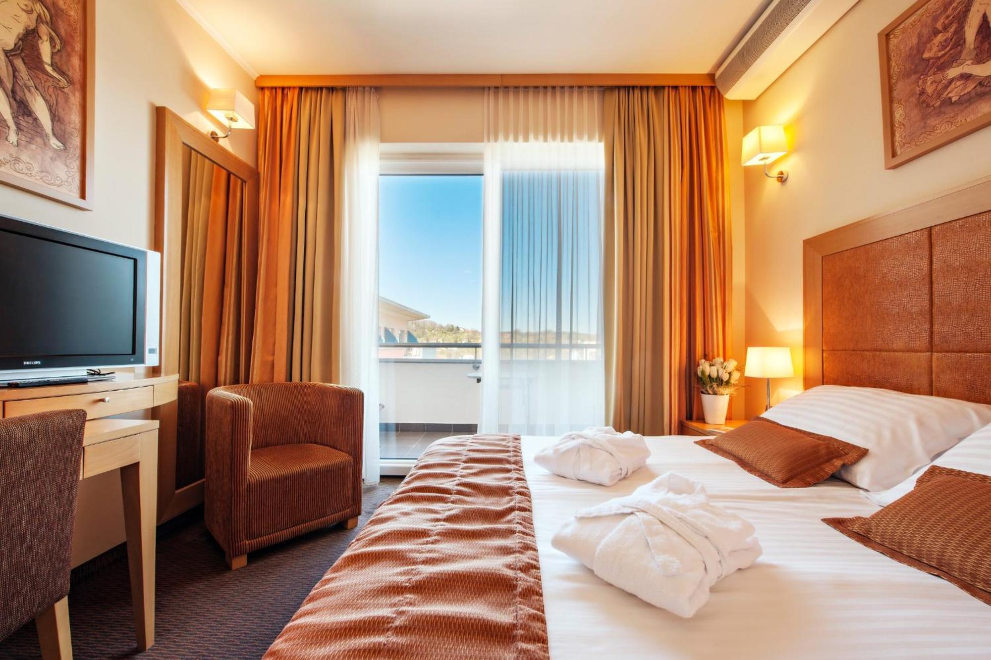 Economy Doppelzimmer mit Balkon
