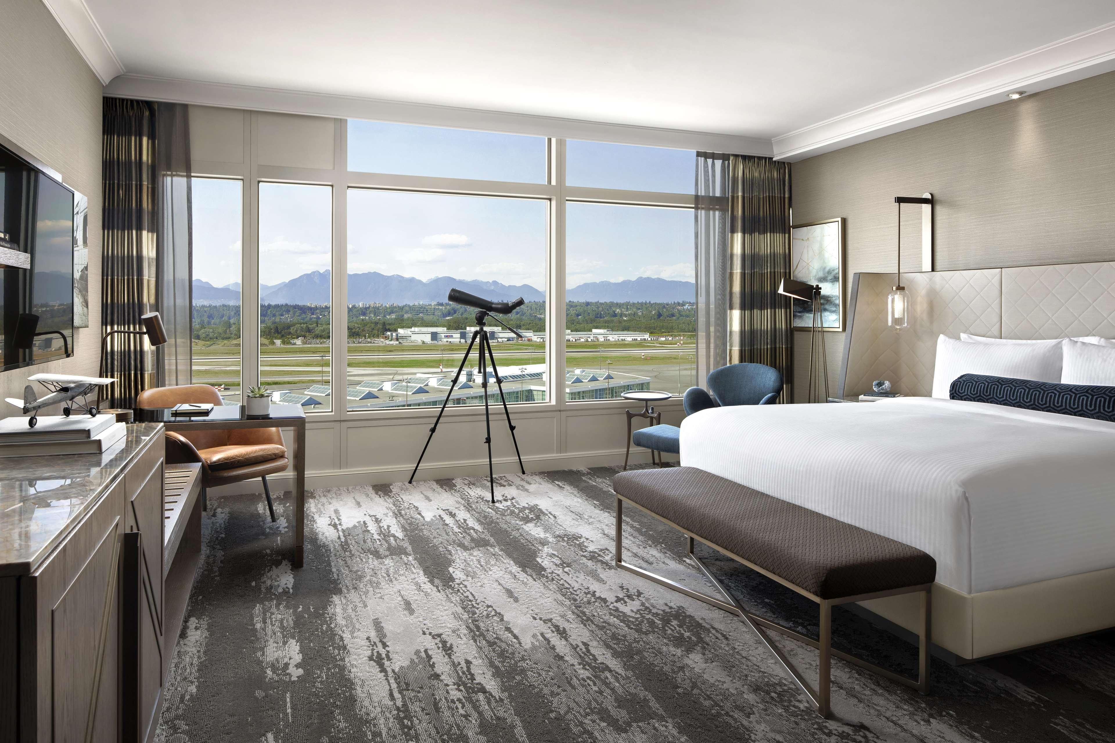 Fairmont Gold King Room