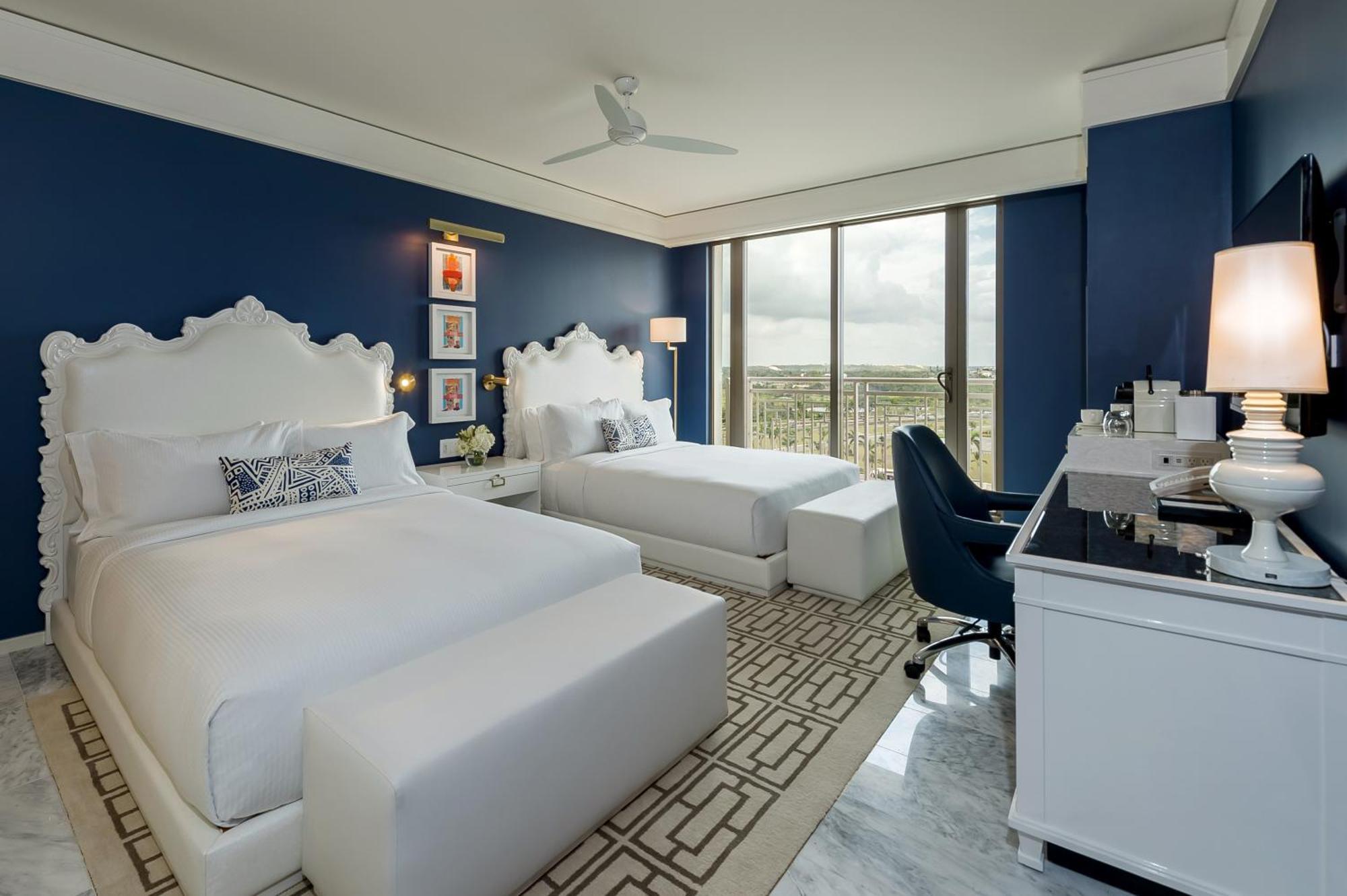 2 Queen Beds Fountain View