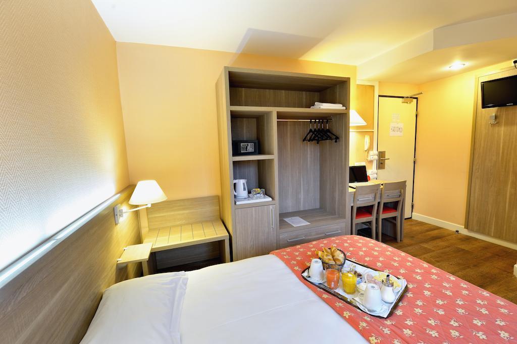 Twin Room Courtyard View