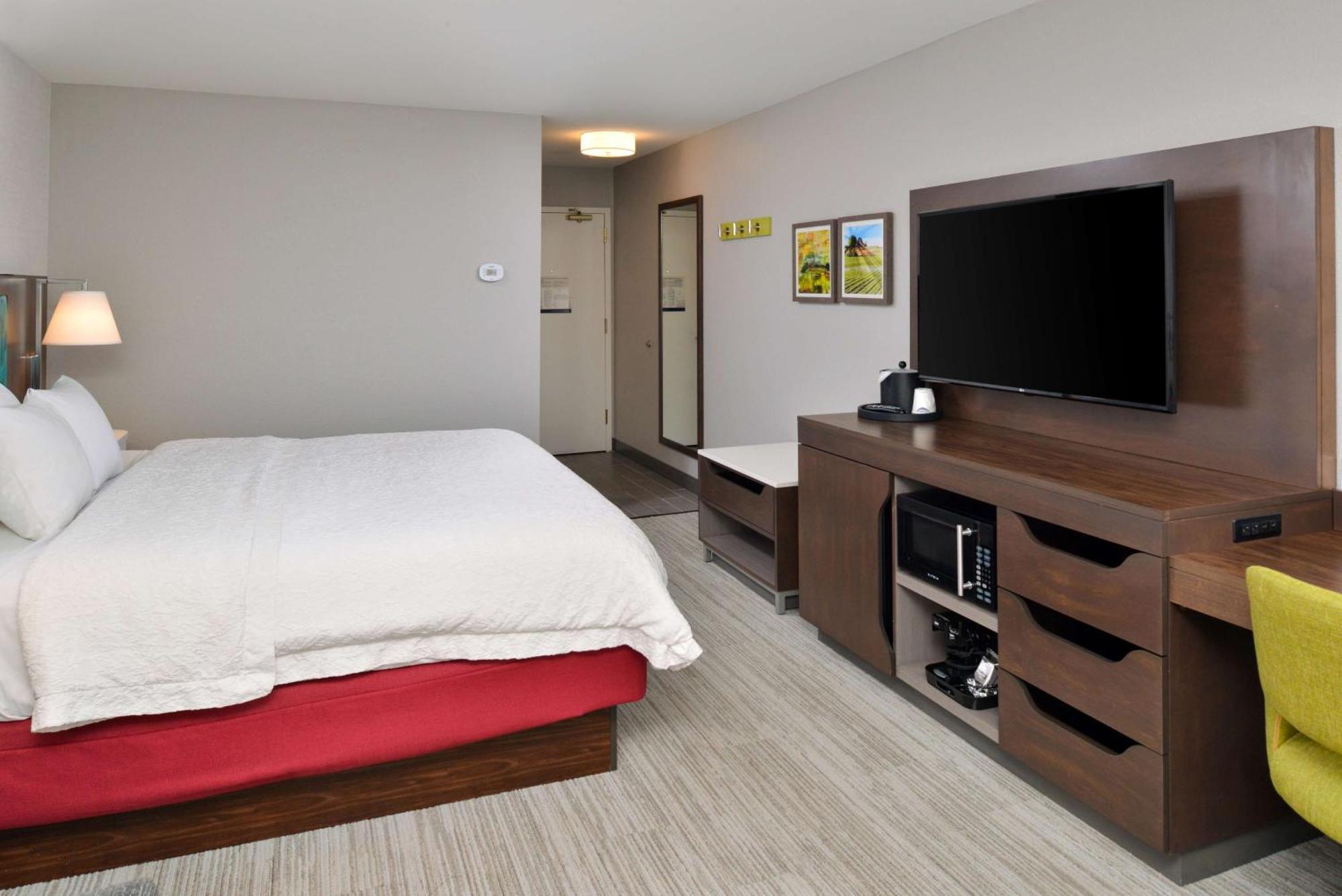 King Room with Sofa Bed and Study - Non-Smoking
