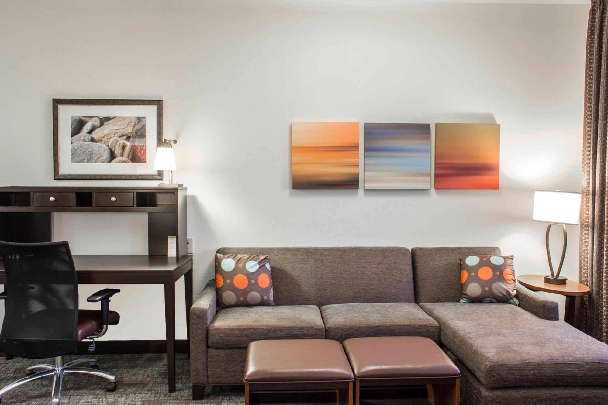 One-Bedroom Queen Suite - Hearing Accessible - Non-Smoking