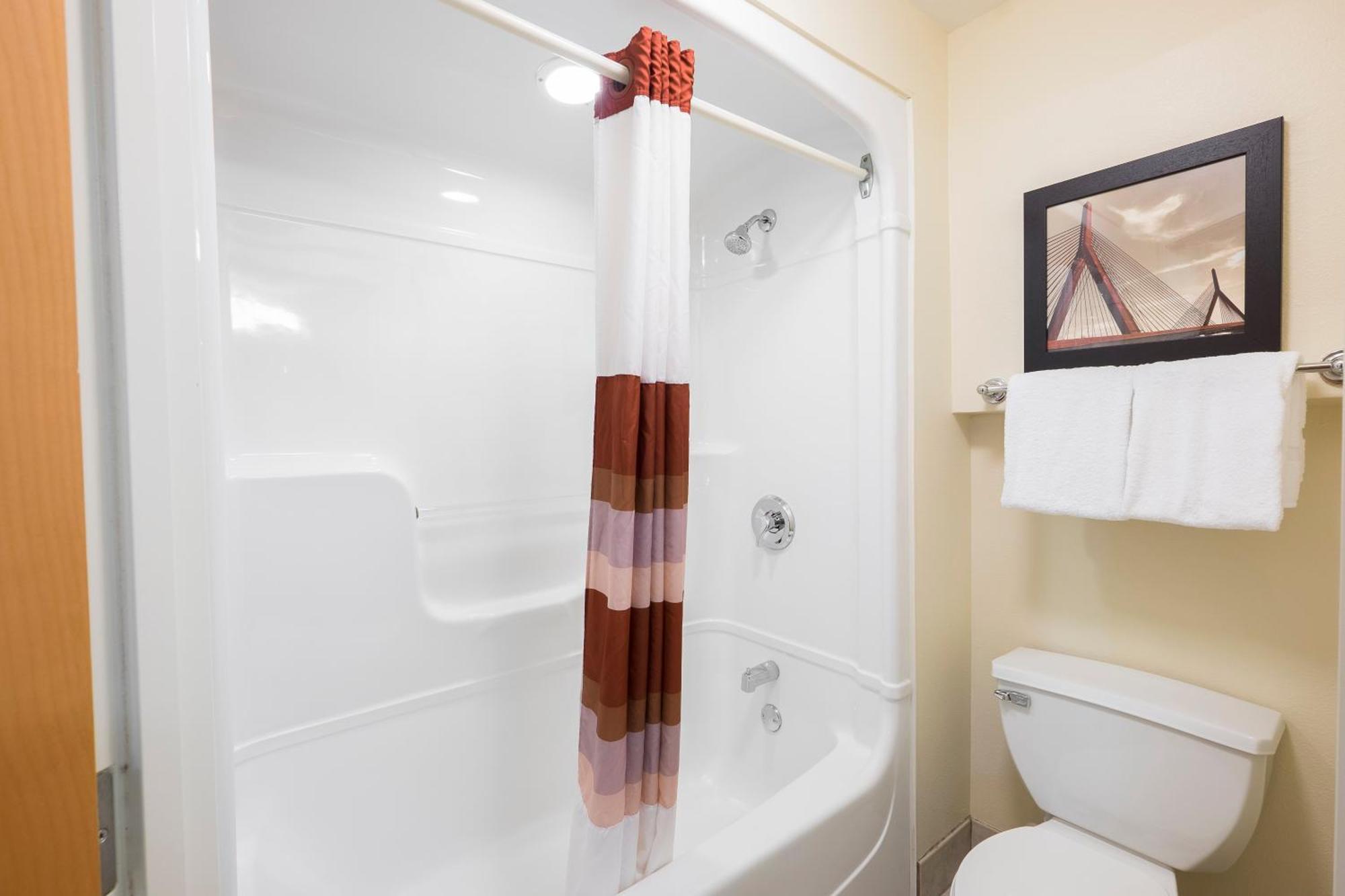 Deluxe Room Two Double Beds Smoke