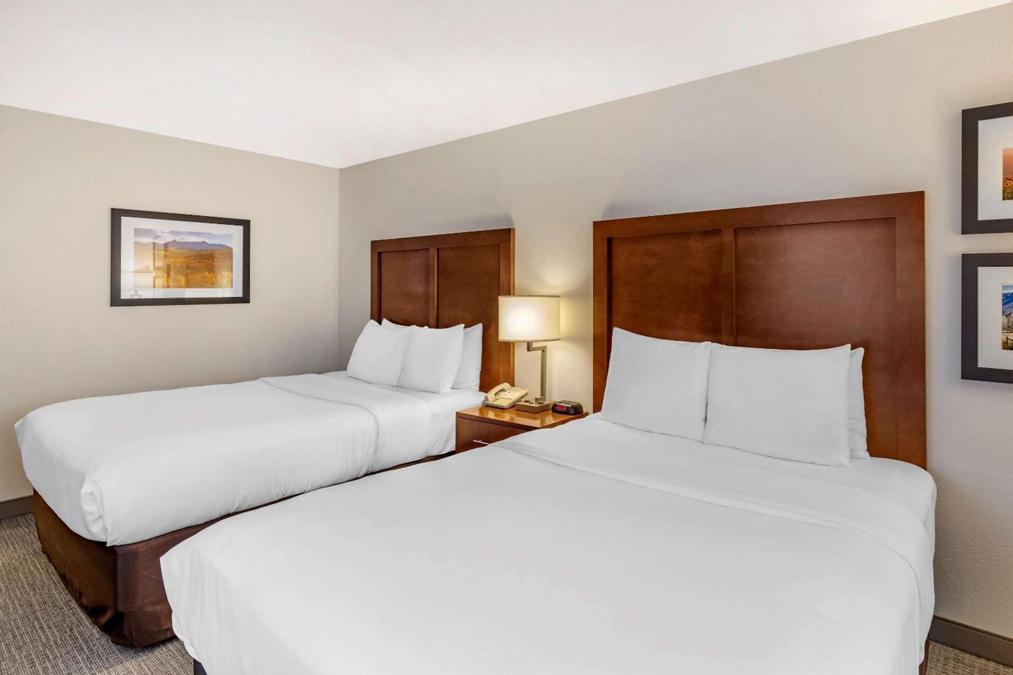 Queen Room Two Queen Beds Non-Smoking