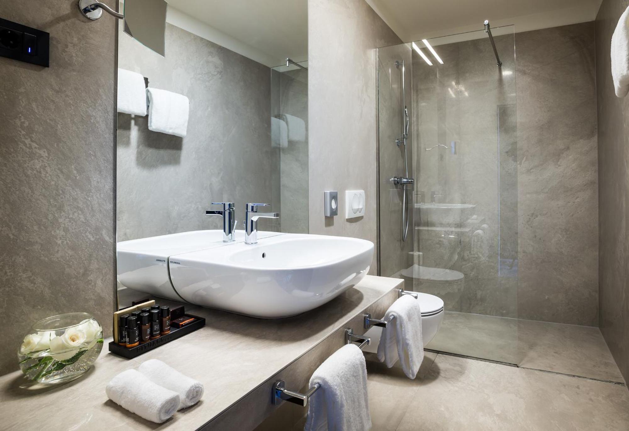 Deluxe Double or Twin Room Sea View