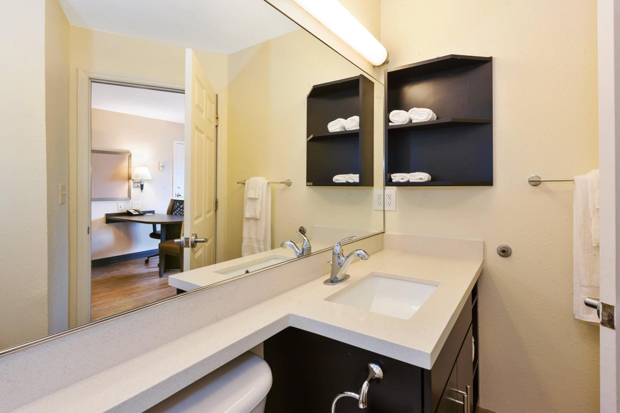 Studio Queen Suite