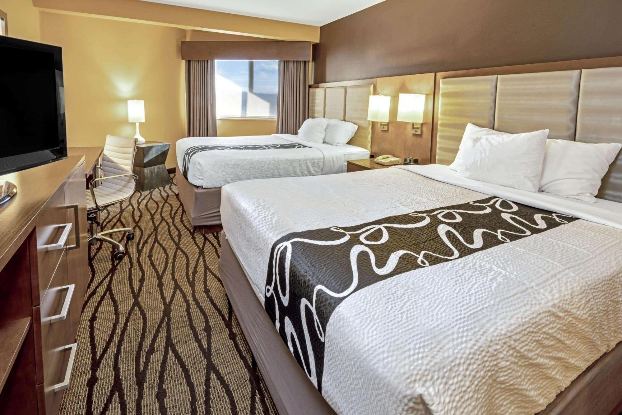 Deluxe Queen Room Two Queen Beds