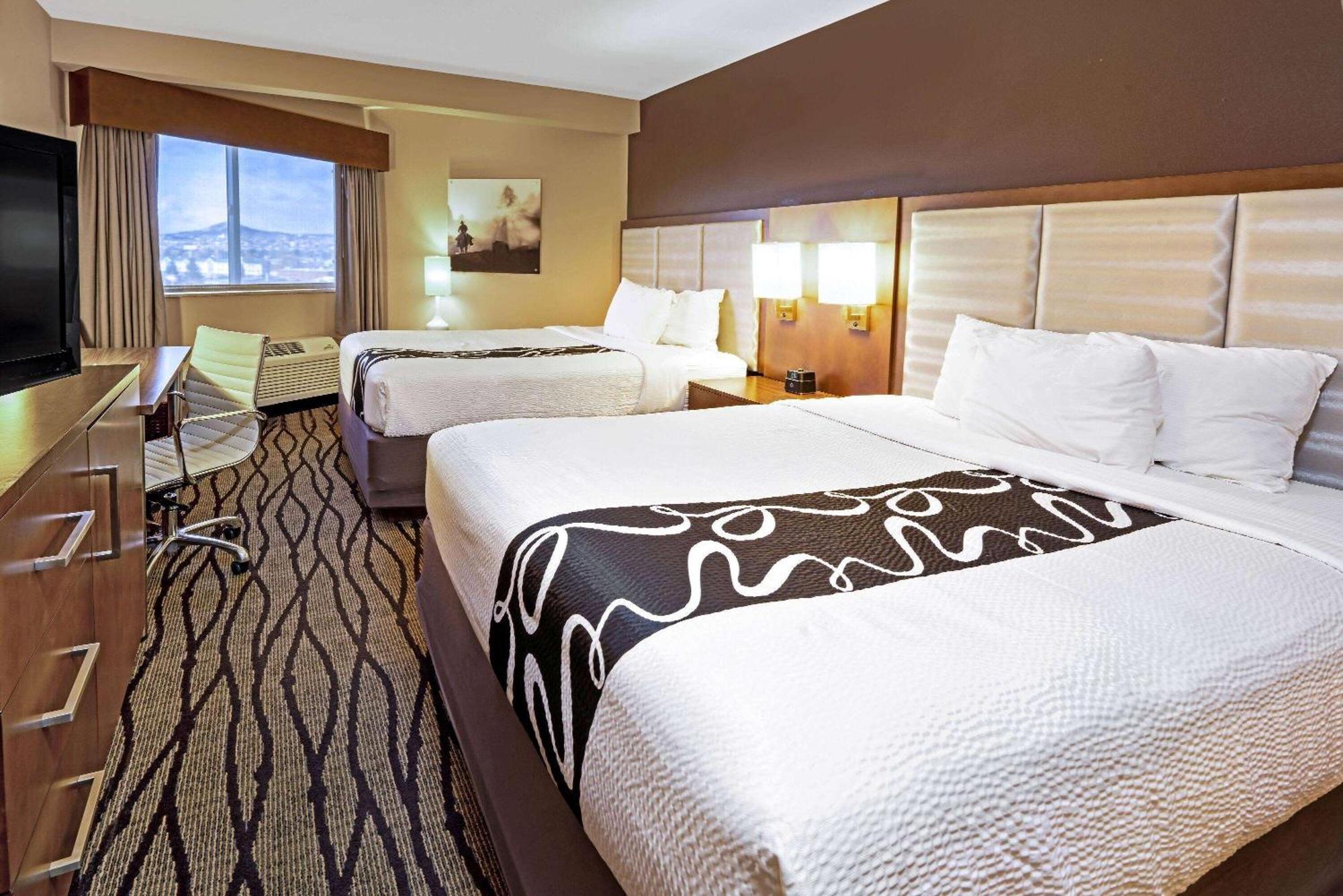Deluxe Queen Room Two Queen Beds