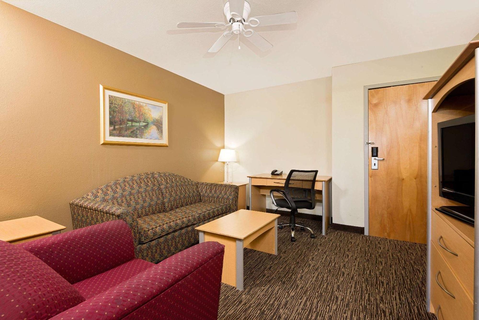 King Studio Suite Non-Smoking