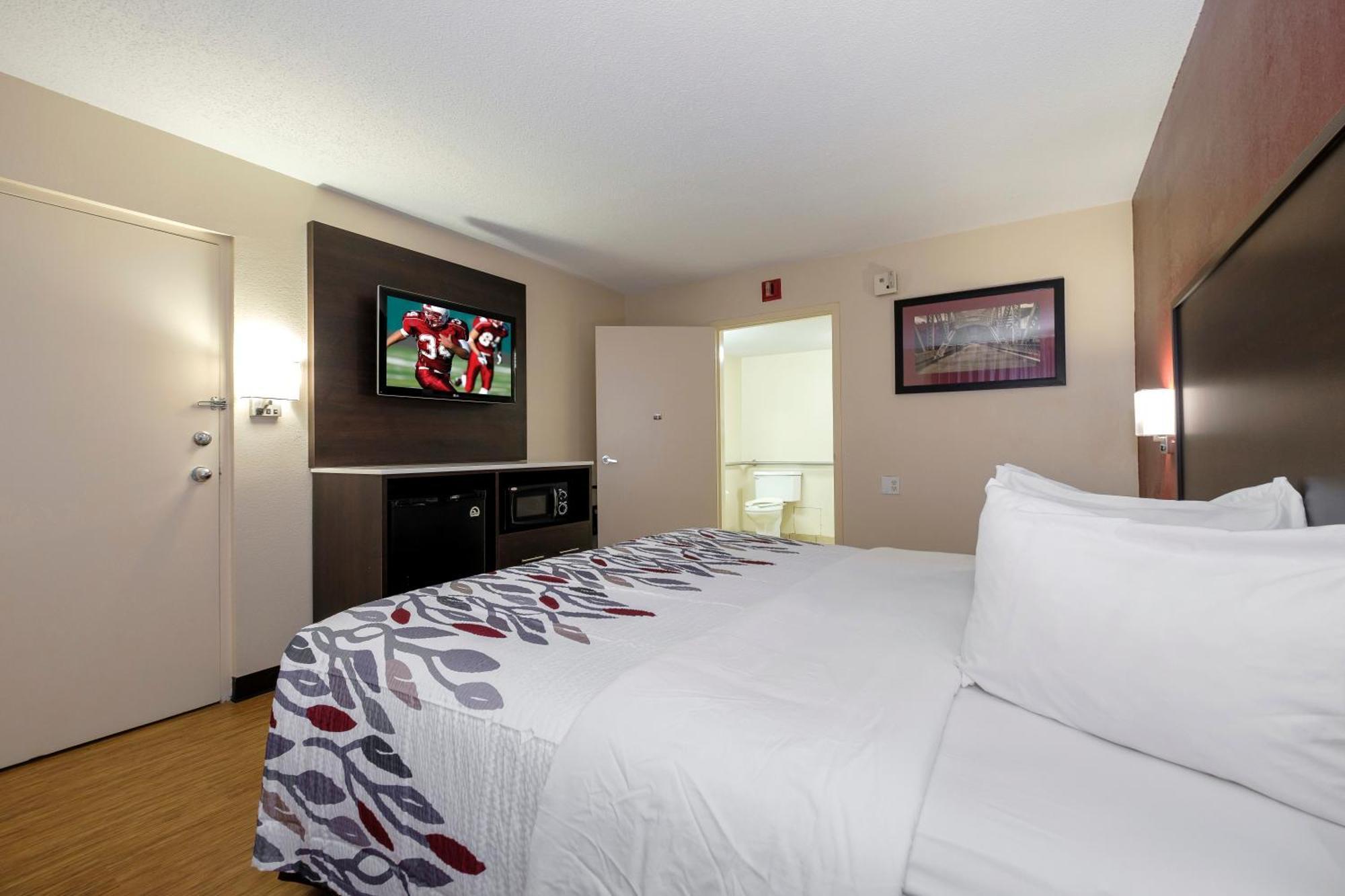 Deluxe King Room Disability Access Non-Smoking