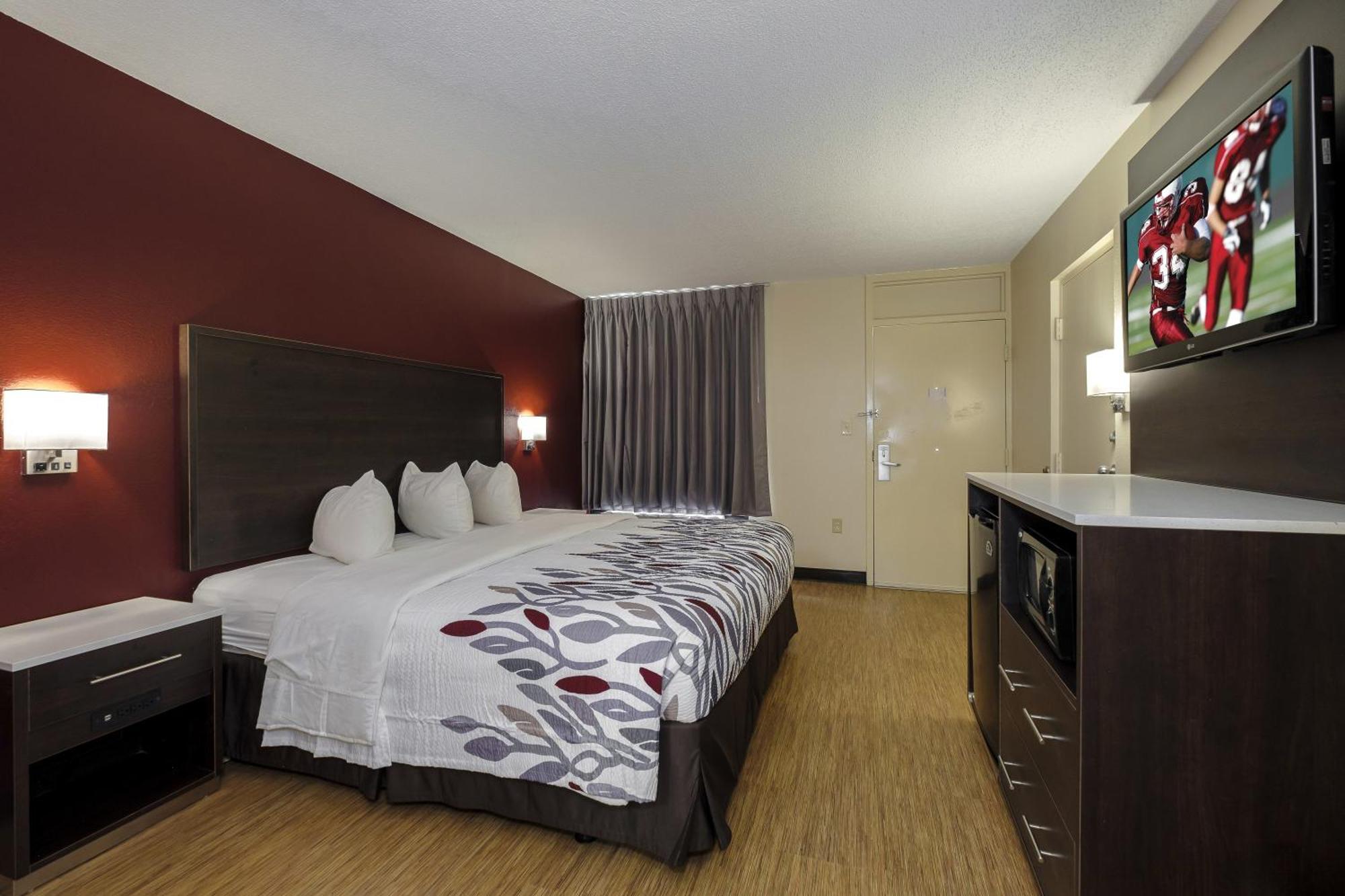 Deluxe King Room Disability Access Non-Smoking