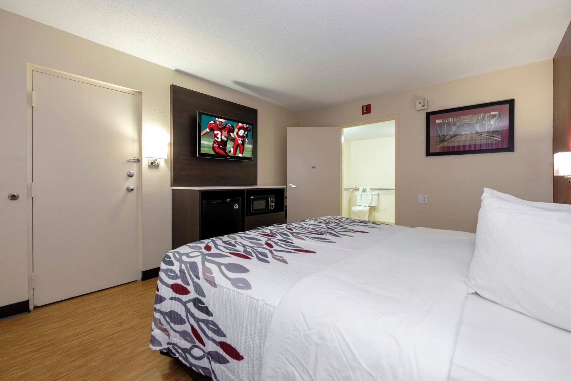 Deluxe King Room Disability Access Non-Smoking