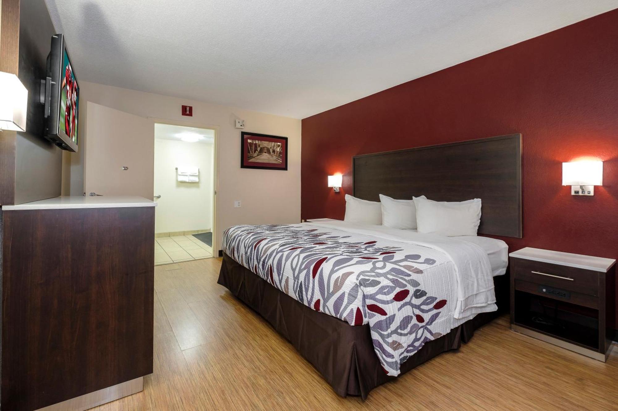 Deluxe King Room Disability Access Non-Smoking