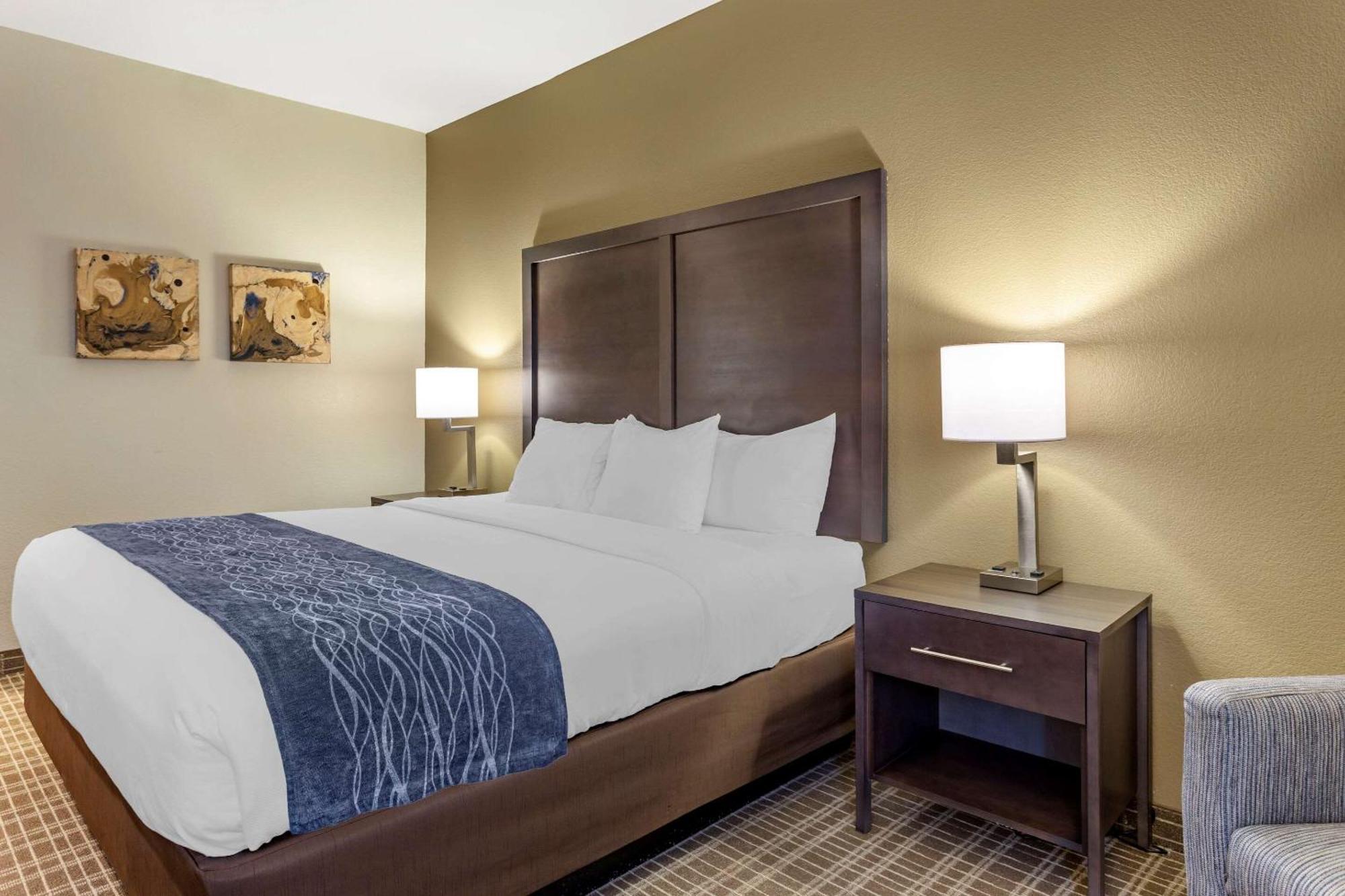 King Room - Accessible/Non-Smoking