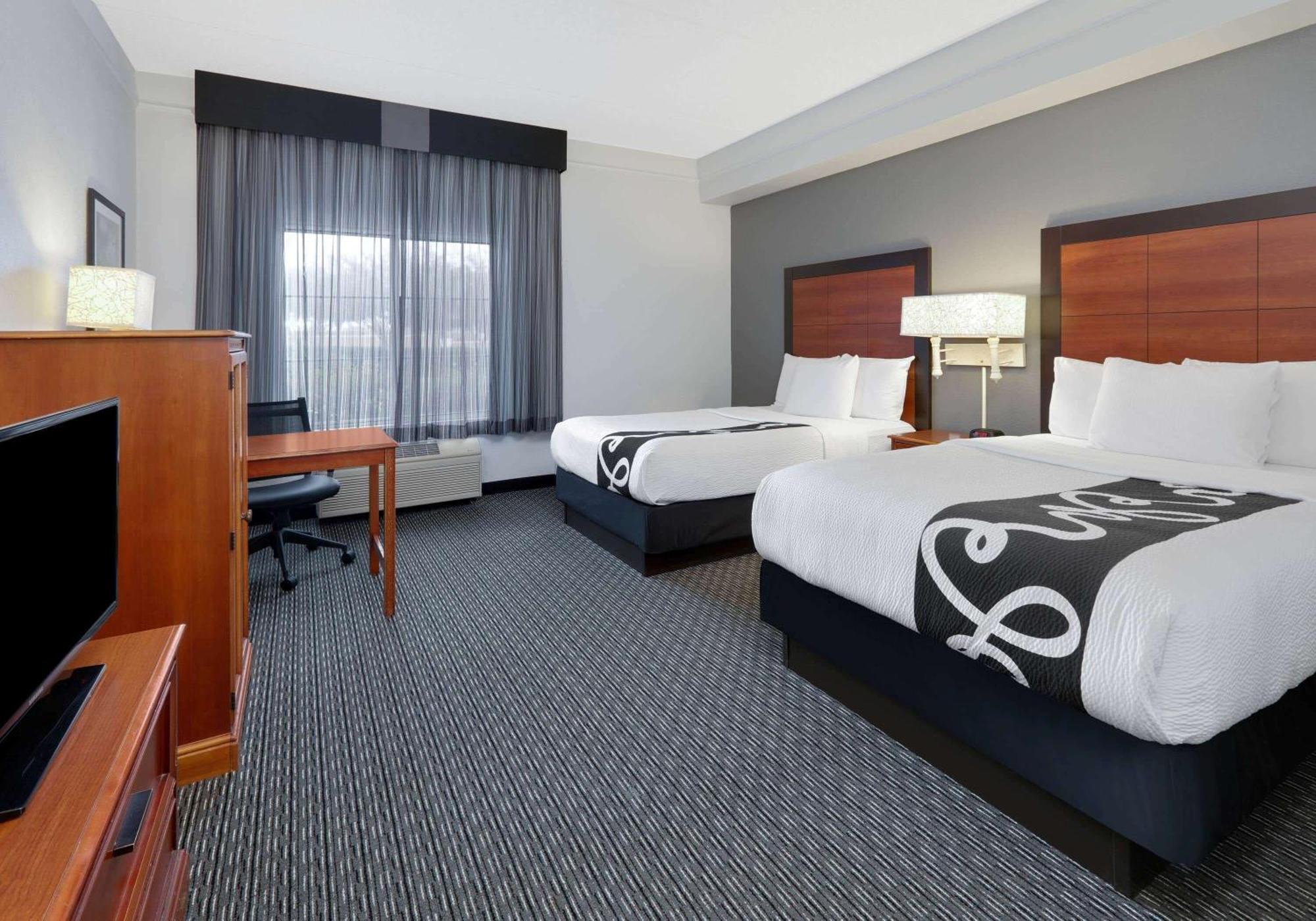 Deluxe Two Bed Room  - Non-Smoking