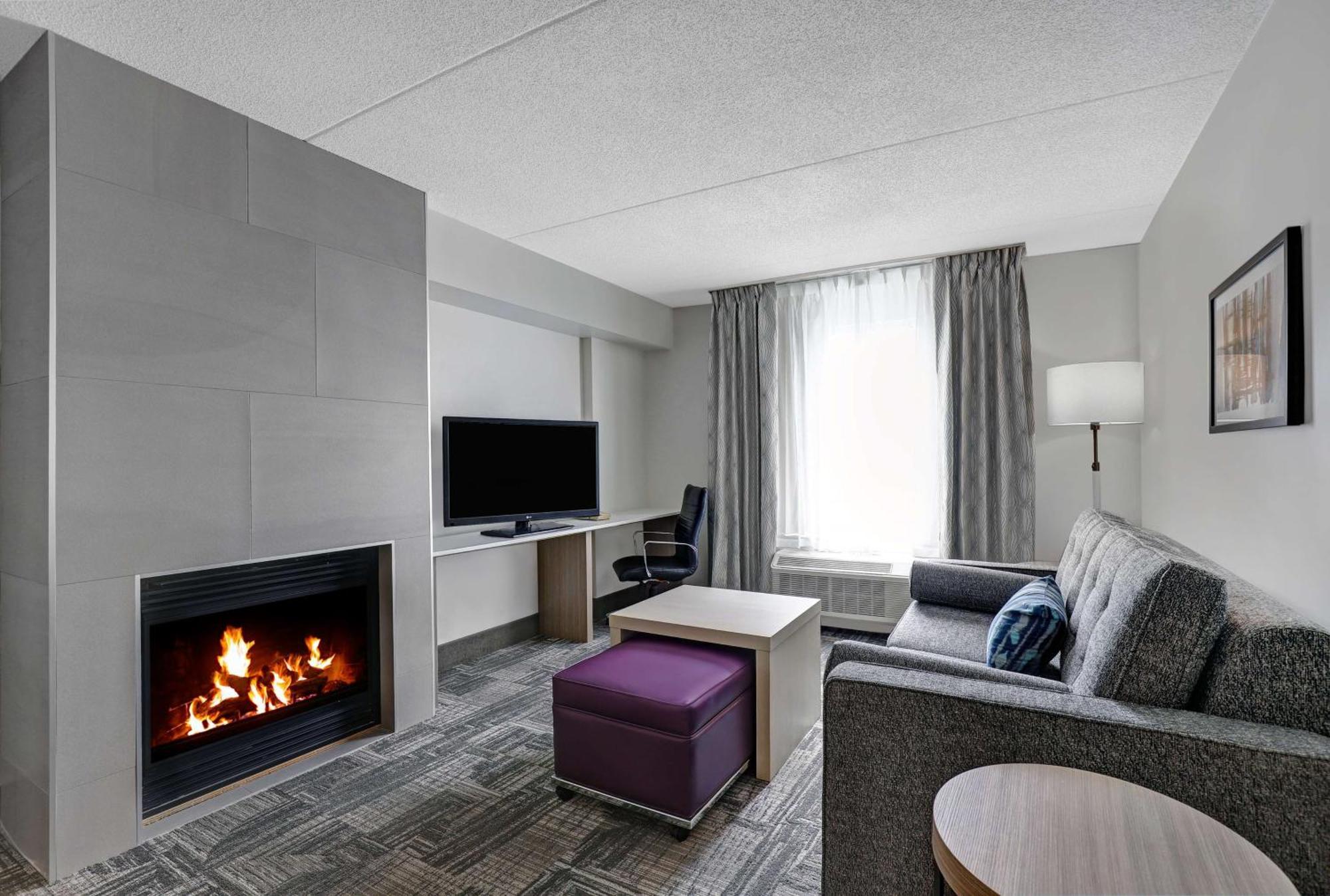 Queen Suite Two Queen Beds Fireplace