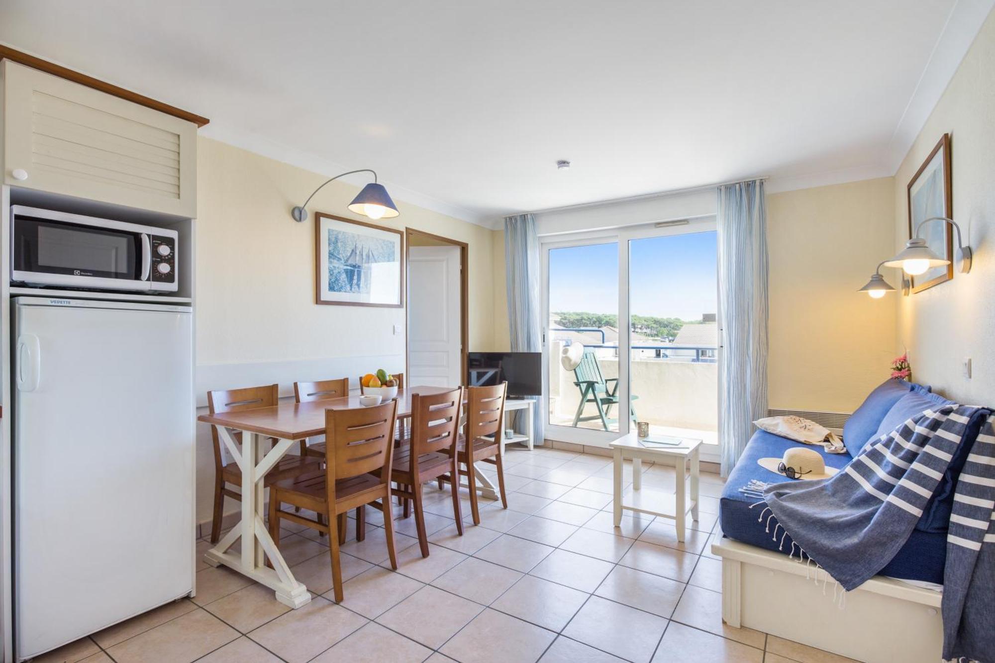 Two-Bedroom Apartment Balcony,1279306879:JPEG