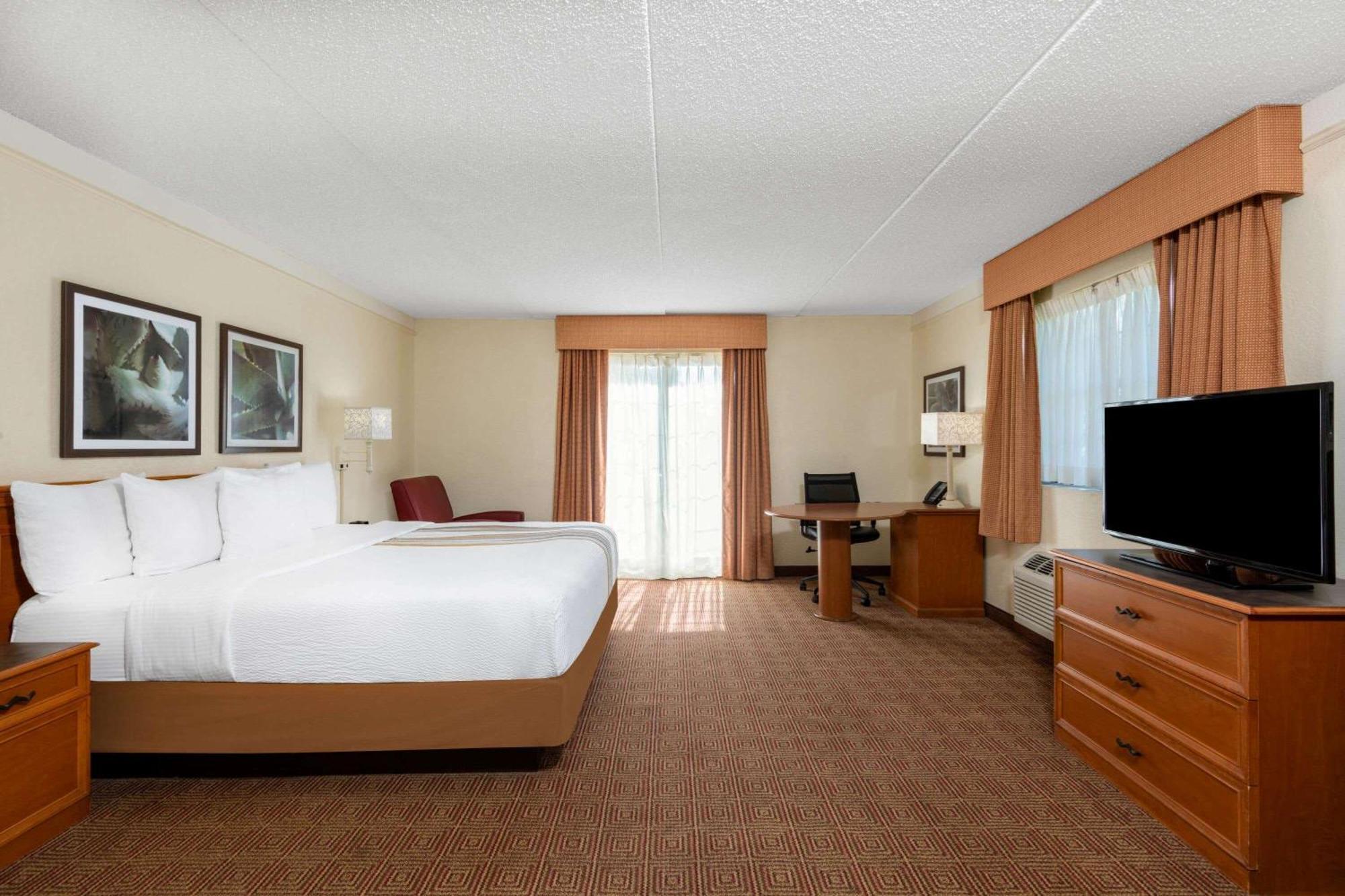 Executive King Room,1279467862:JPEG