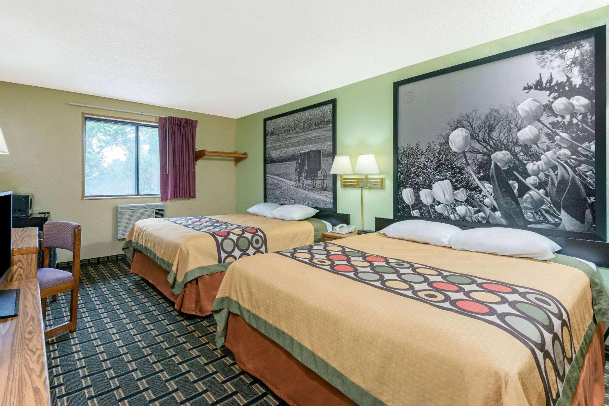 Queen Room Two Queen Beds Non-Smoking