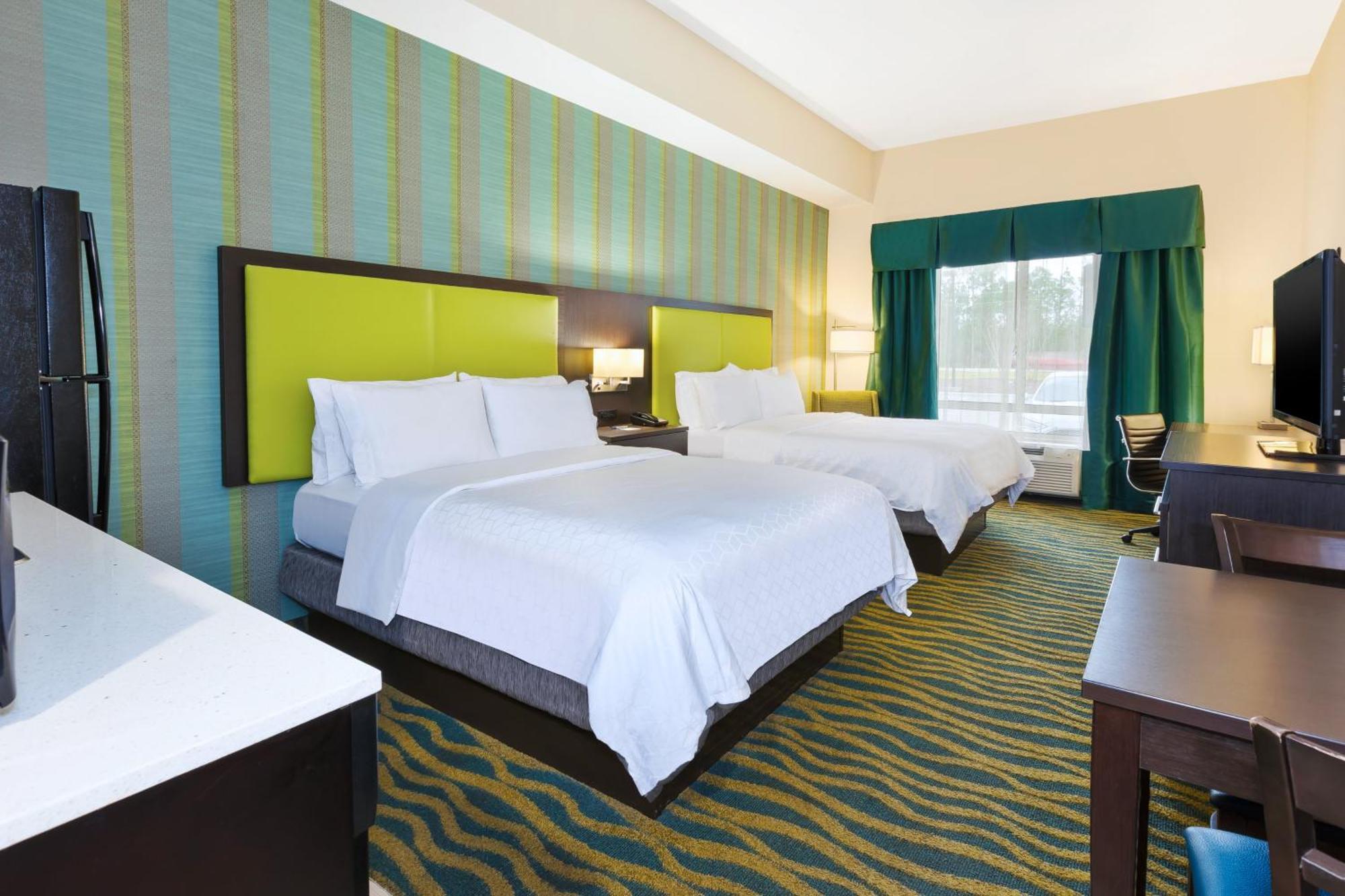 Standard Queen Room Two Queen Beds Extra Floor Space,1435522069:JPEG