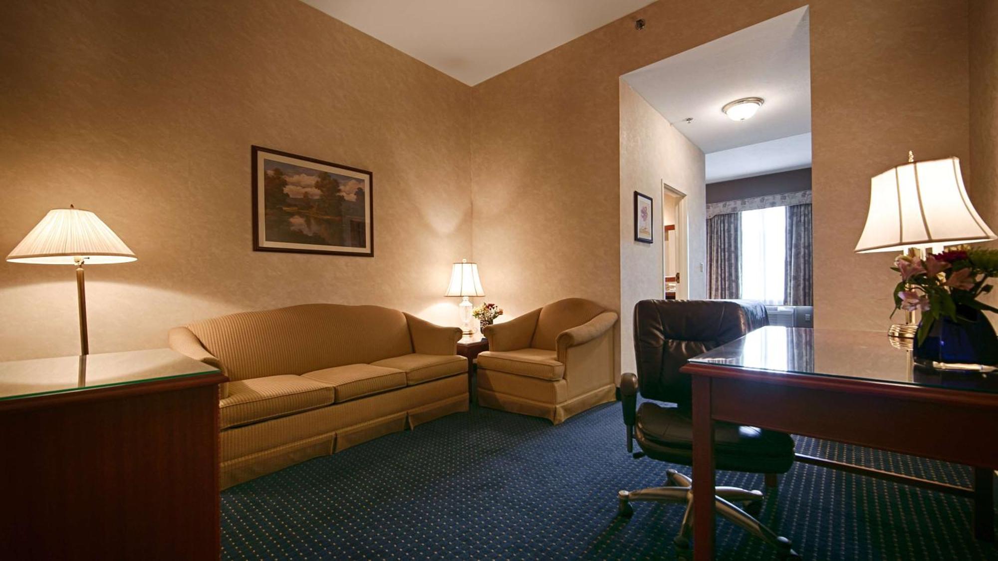 King Suite with Sofa Bed - Non-Smoking