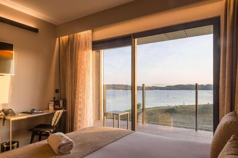 King Room Lake View