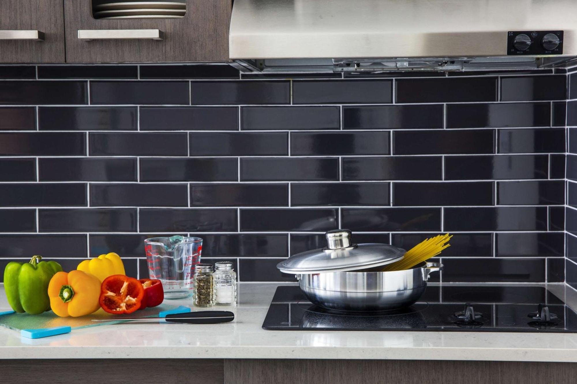King Studio Suite Kitchen