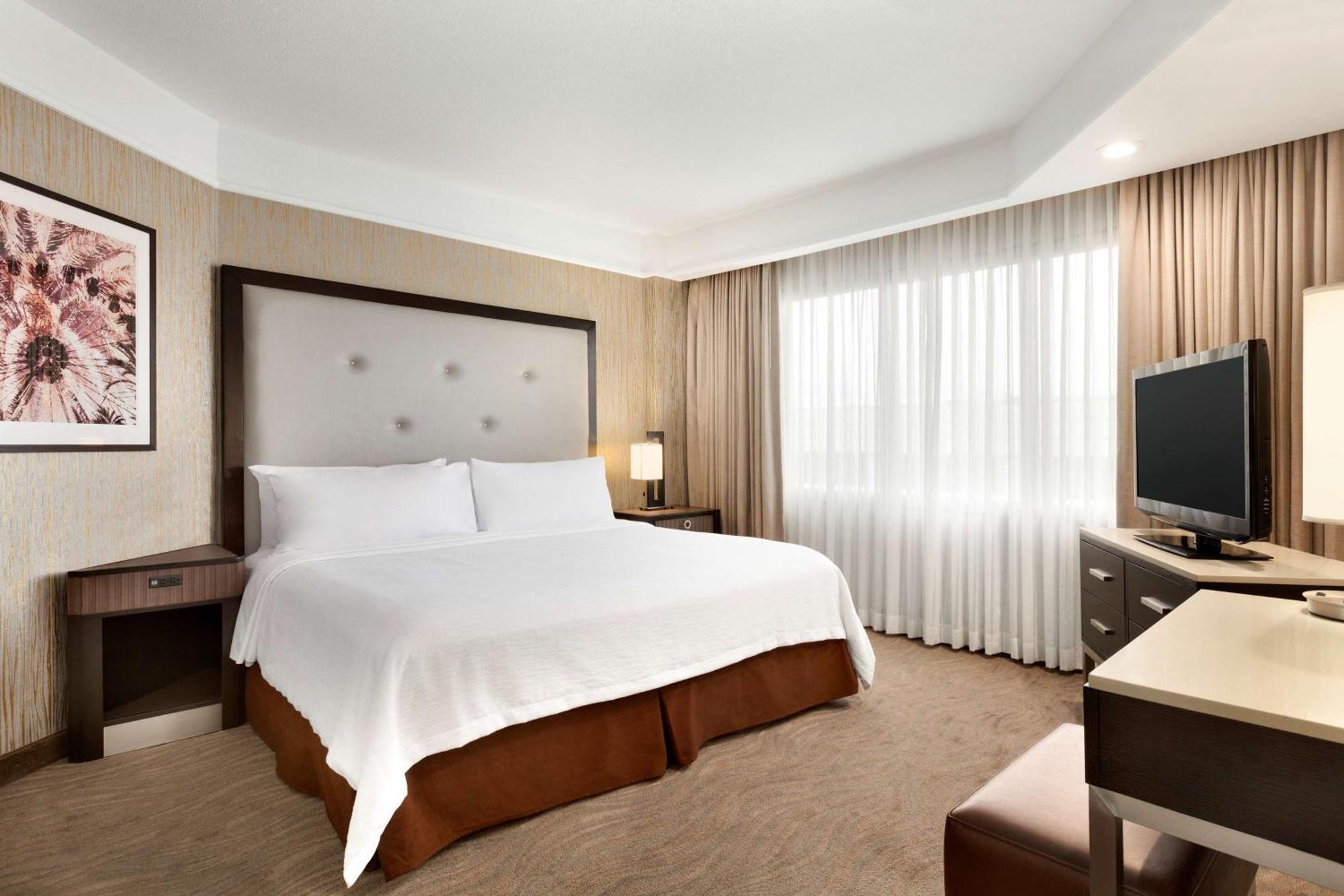 King Suite - Disability Access/Non-Smoking