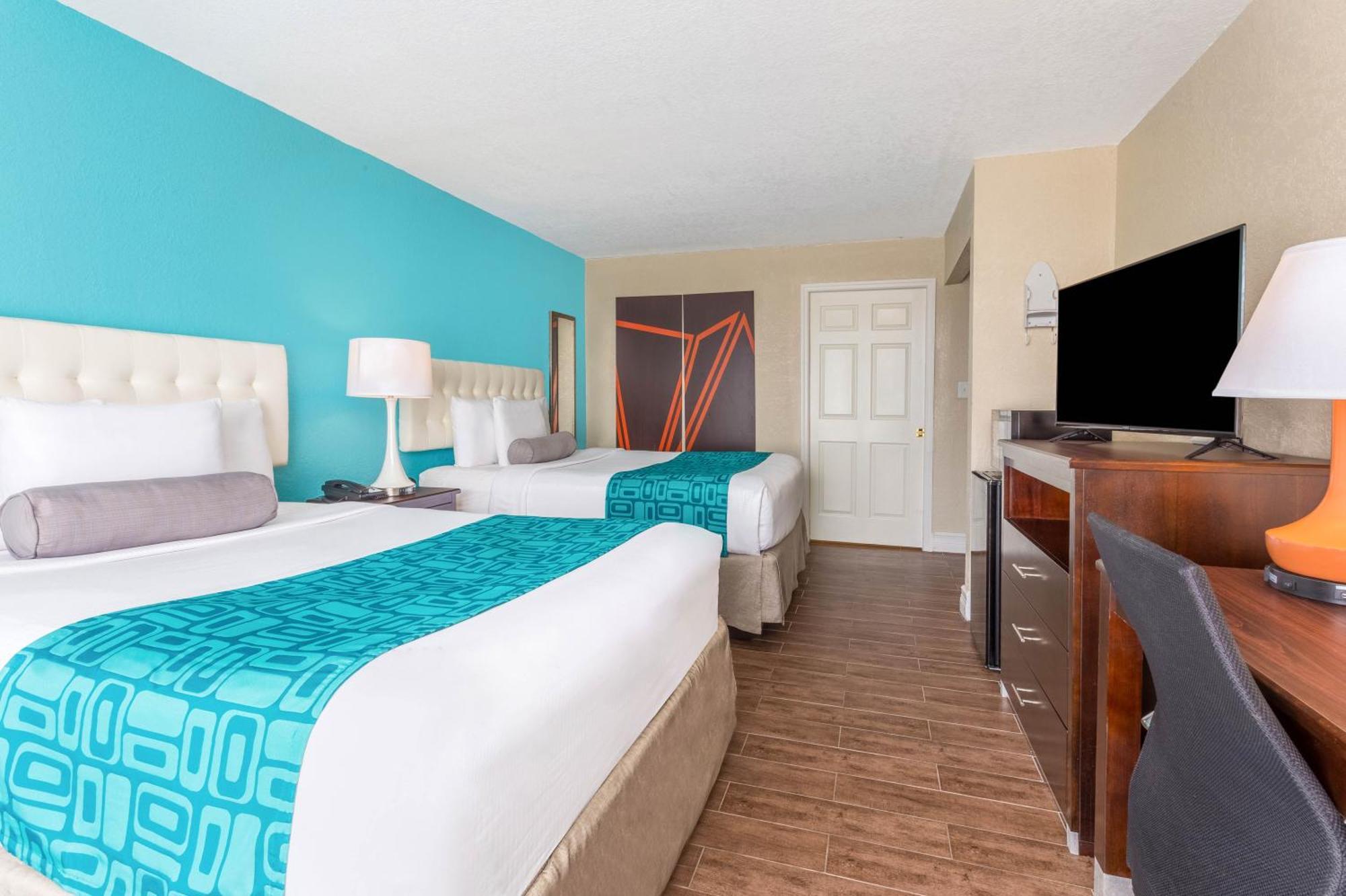 Queen Room with Two Queen Beds and Roll-In Shower - Mobility/Hearing Accessible - Non-Smoking