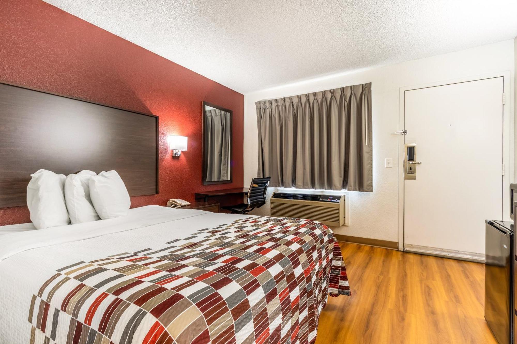Deluxe Queen Room Non-Smoking