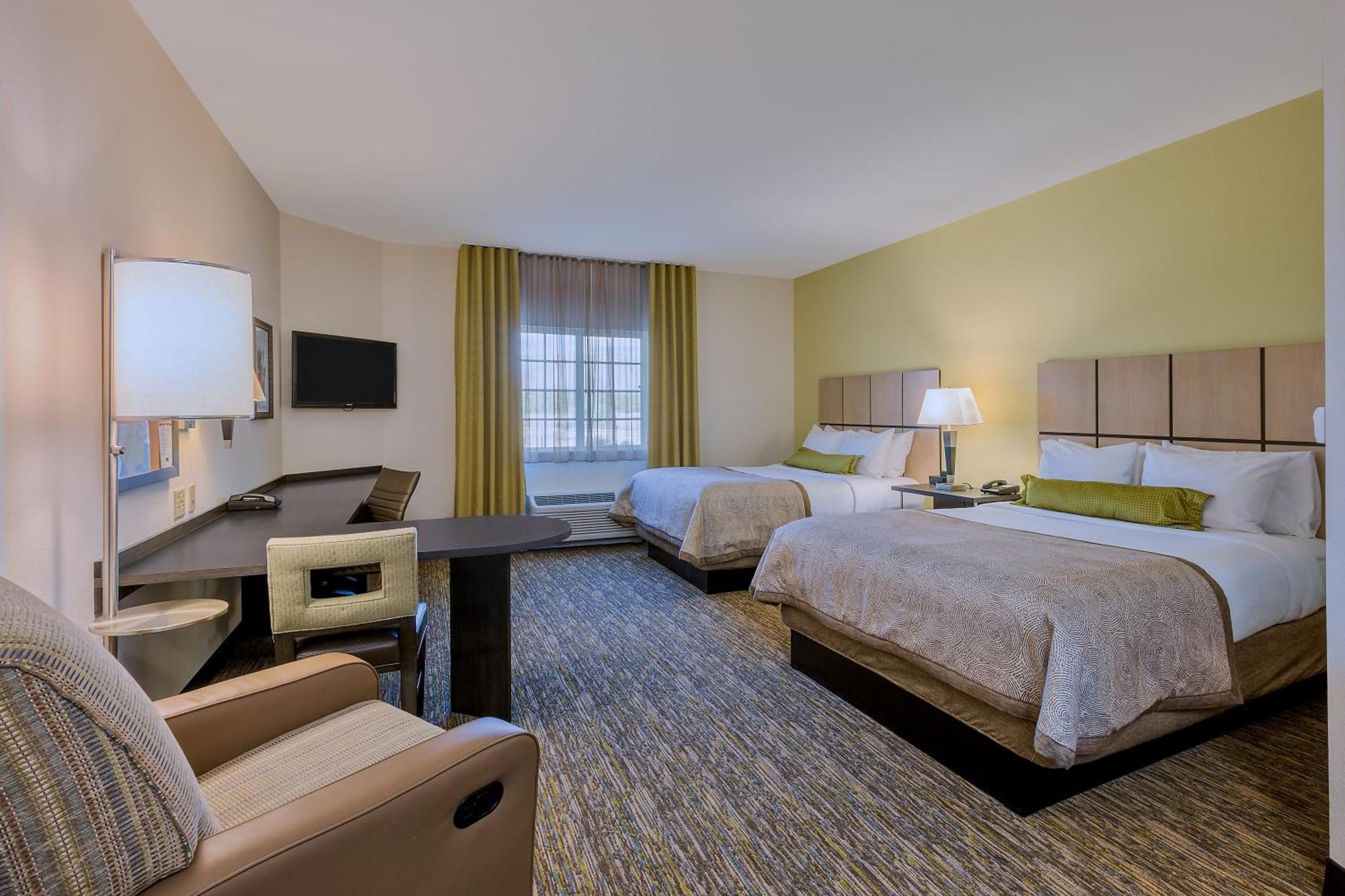 Queen Studio Suite Hearing Accessible or Non-Smoking
