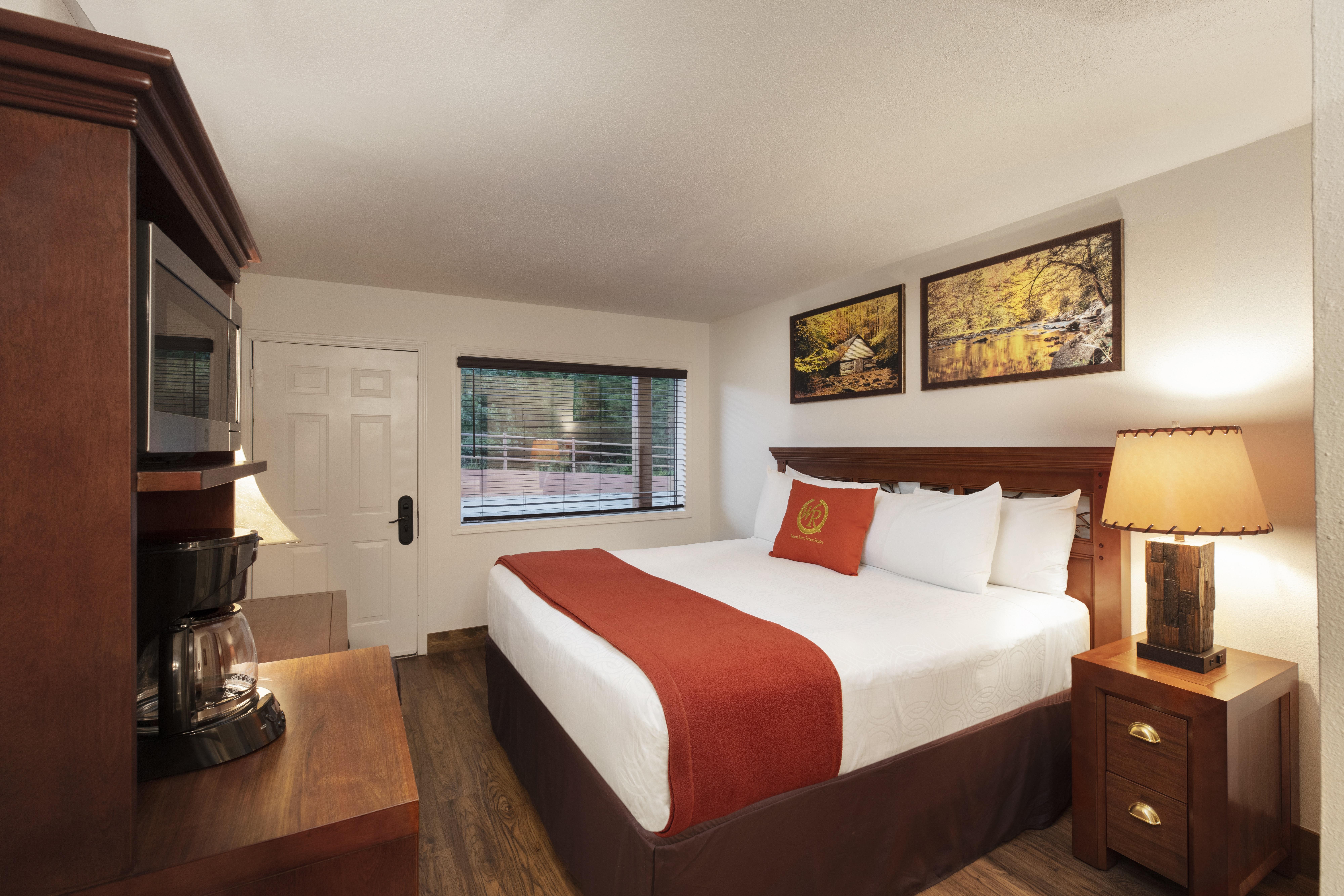 Traditional King Guestroom