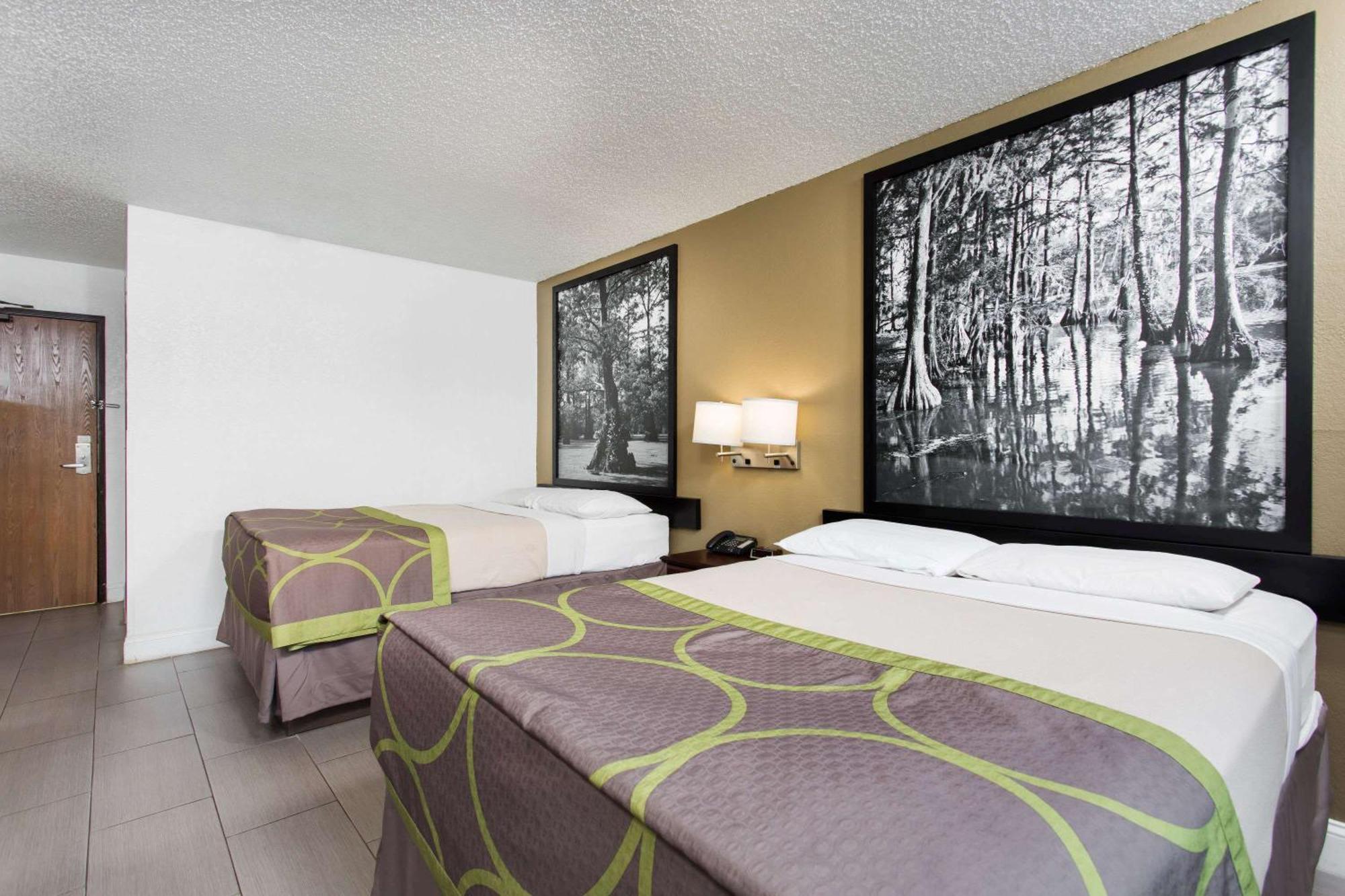Double Room with Two Double Beds - Smoking