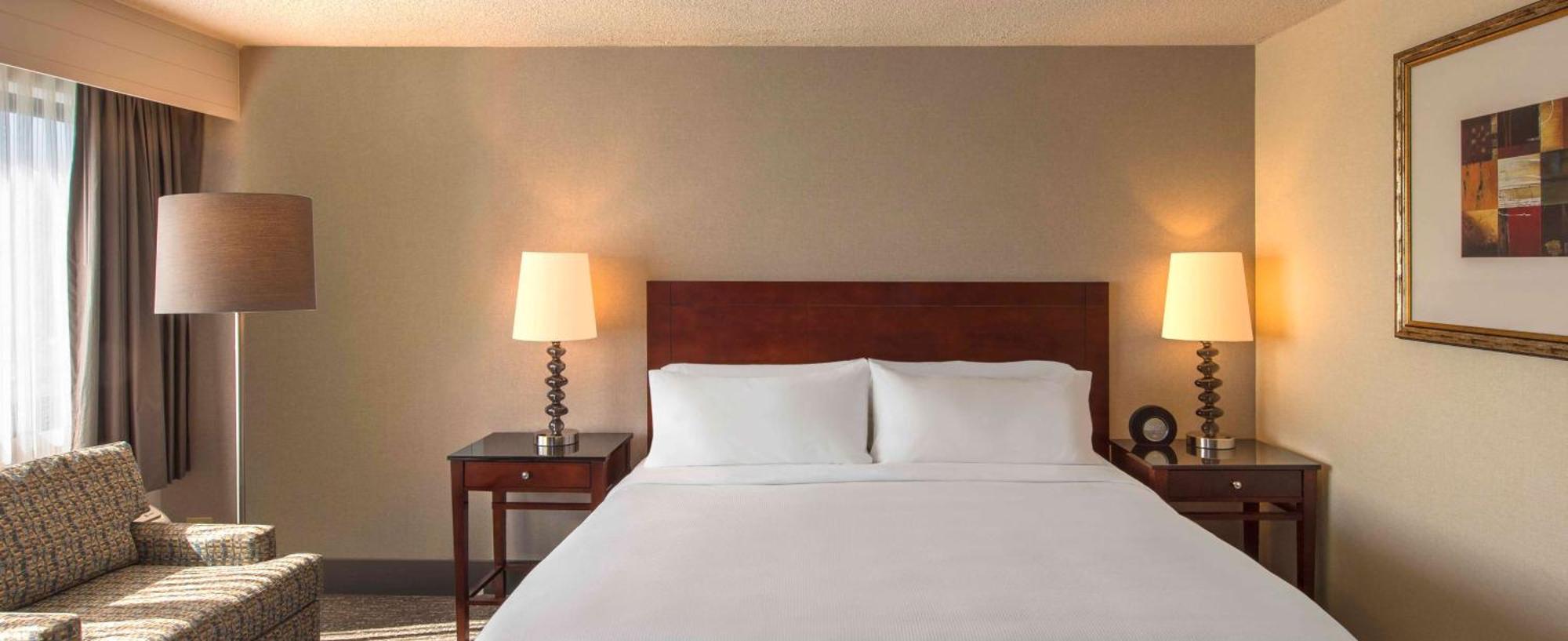 Corner King Room