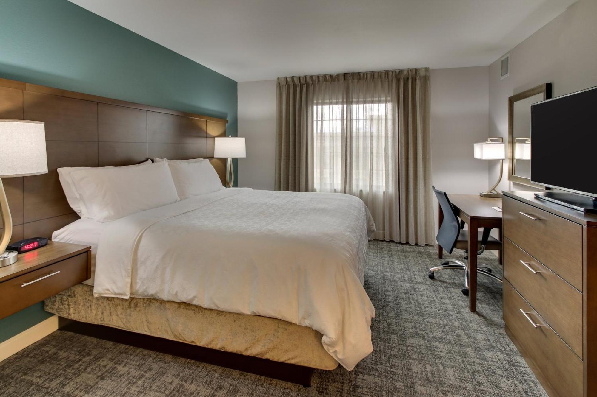 One-Bedroom King Suite