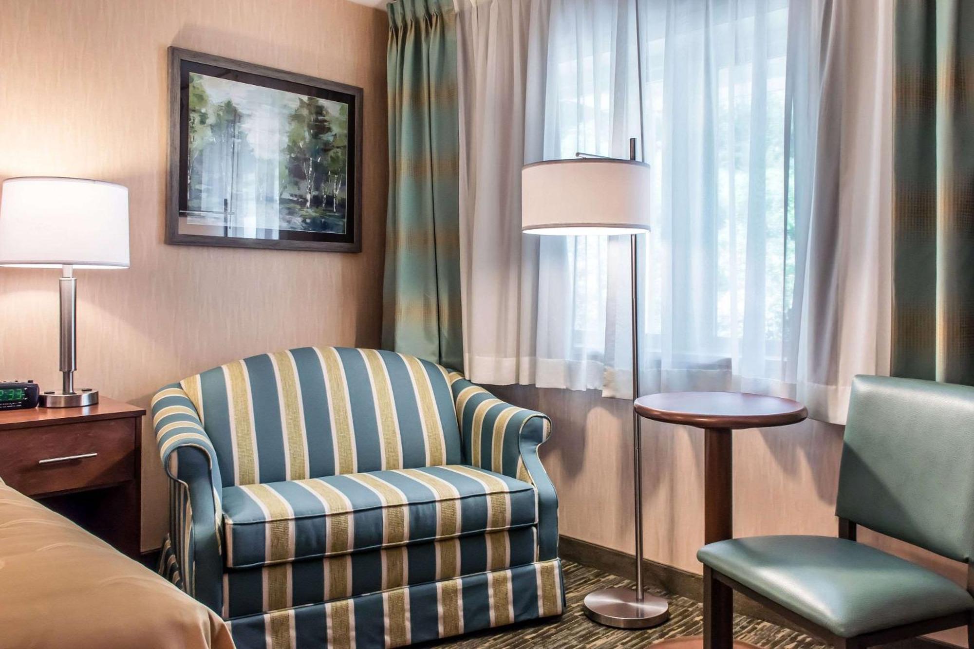 Business King Room
