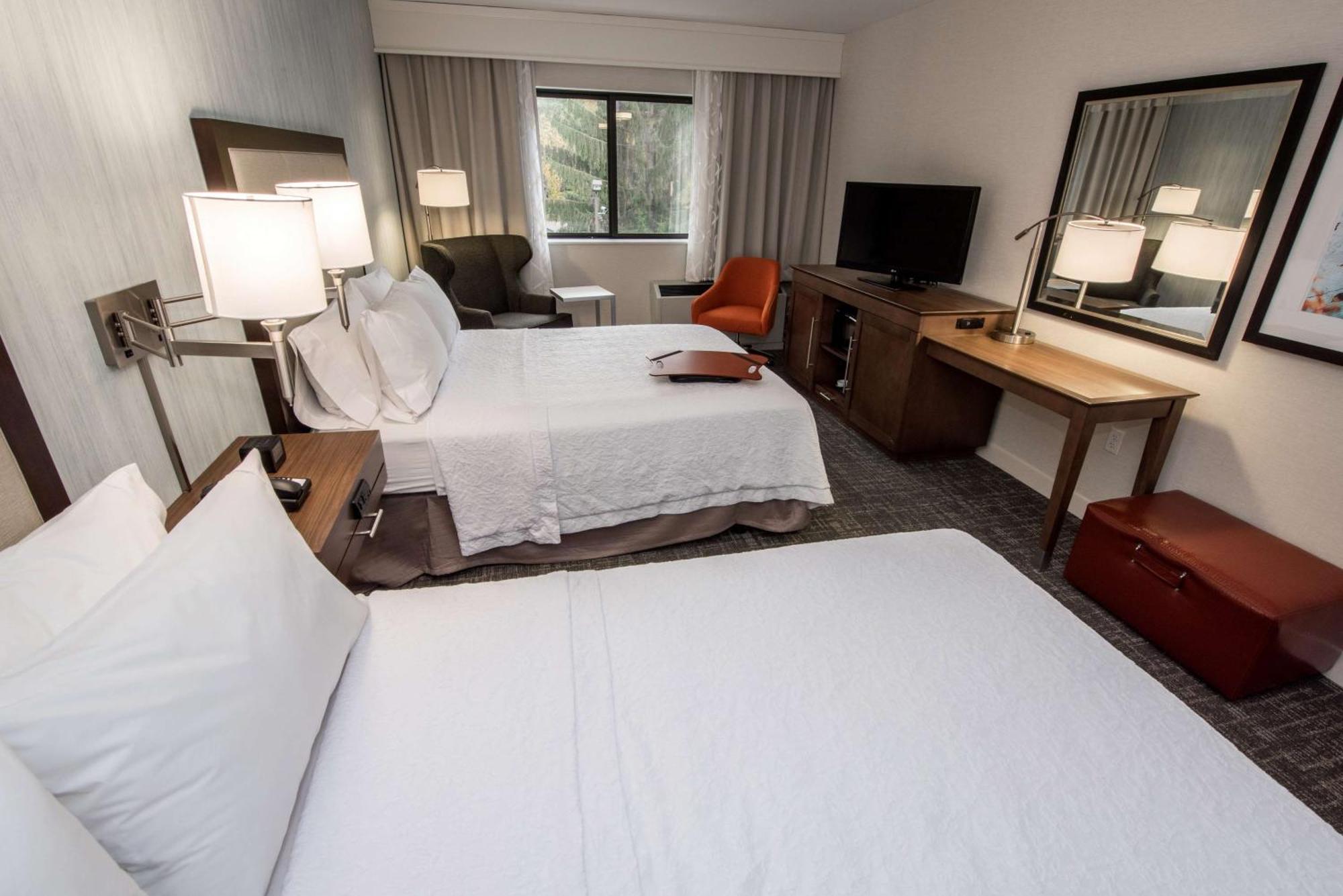 Queen Room Two Queen Beds Mobility Access or Non-Smoking