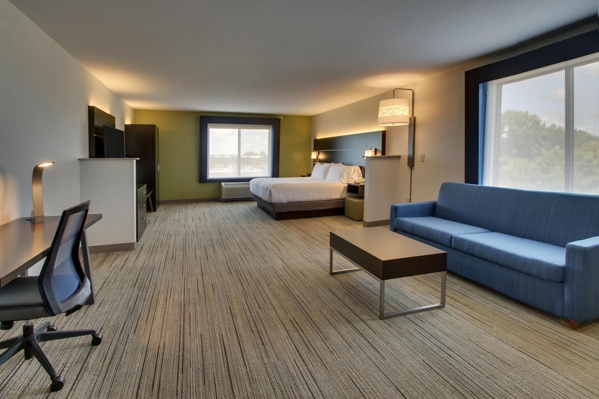 King Suite - Communication Accessible