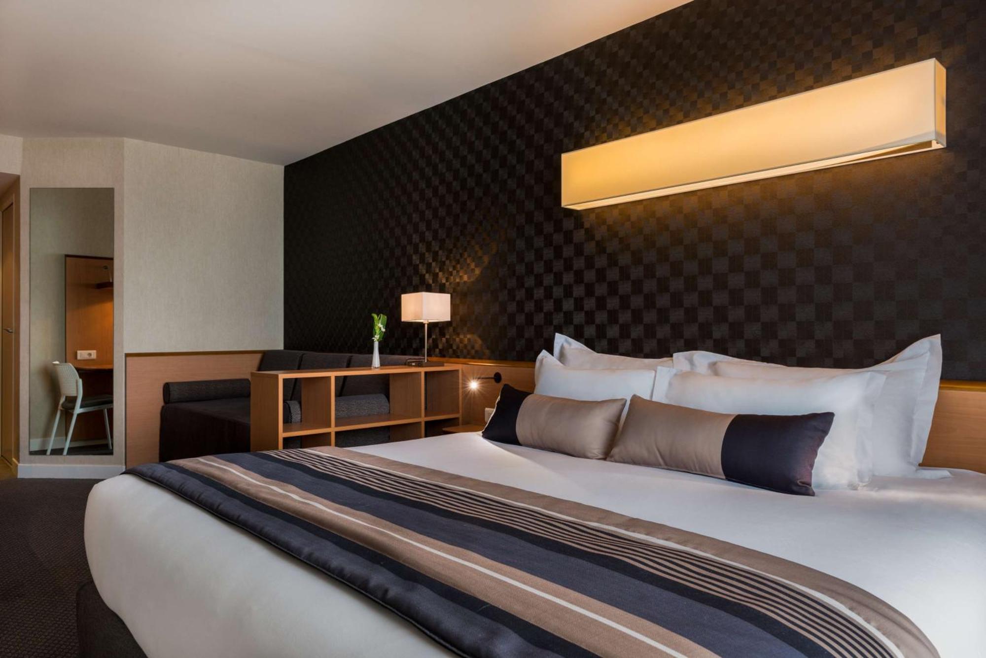 Executive King Room Sofa Bed Non-Smoking